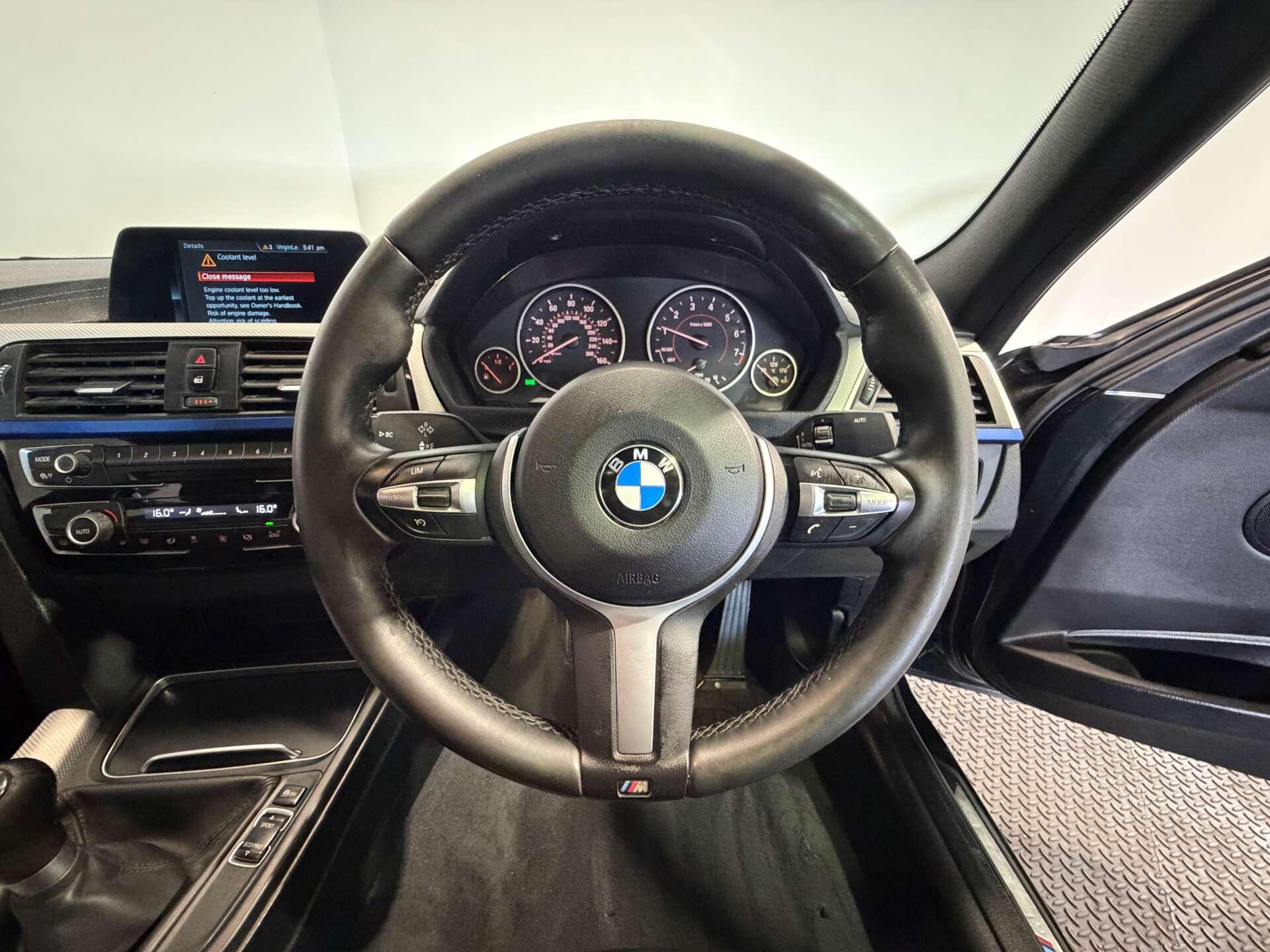 BMW 3 Series view 23