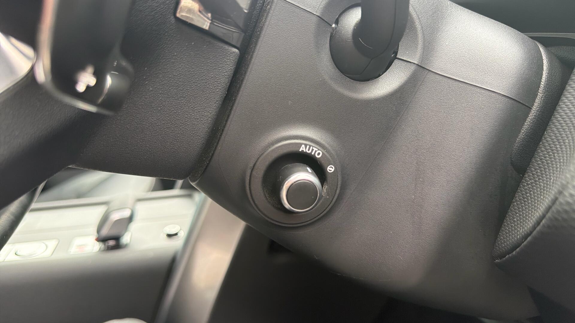 Land Rover Discovery view 31