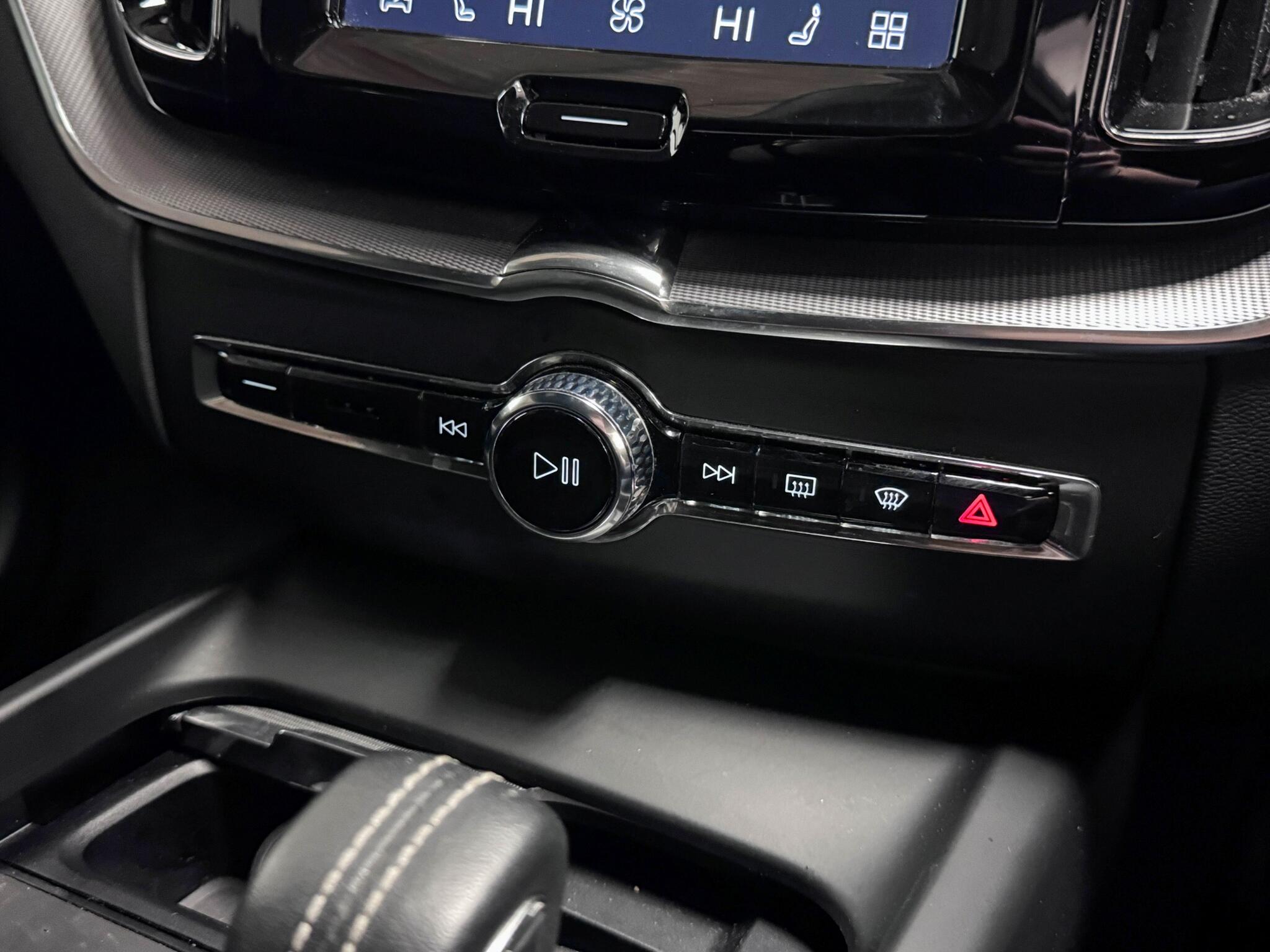 Volvo XC60 view 35