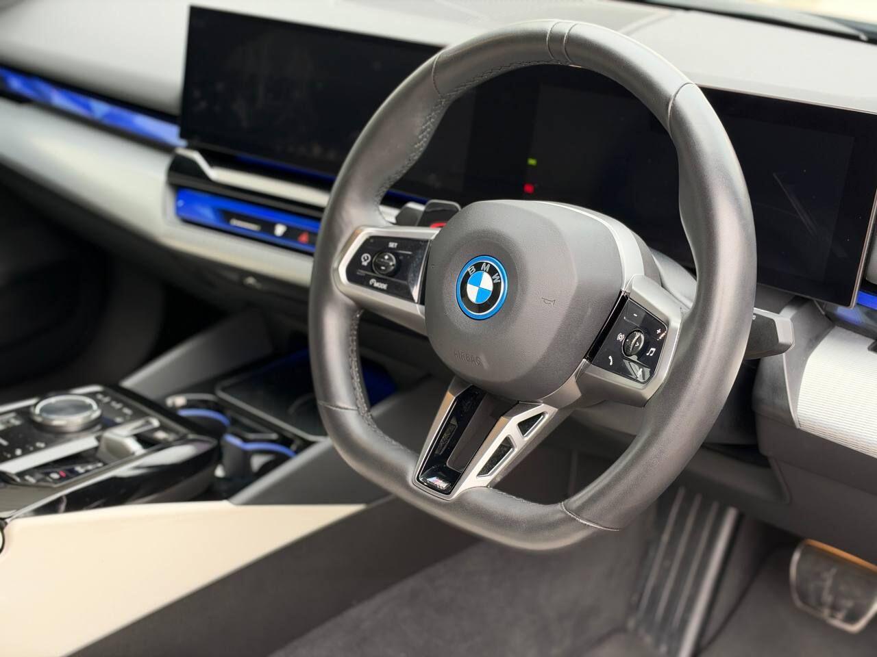 BMW i5 view 10