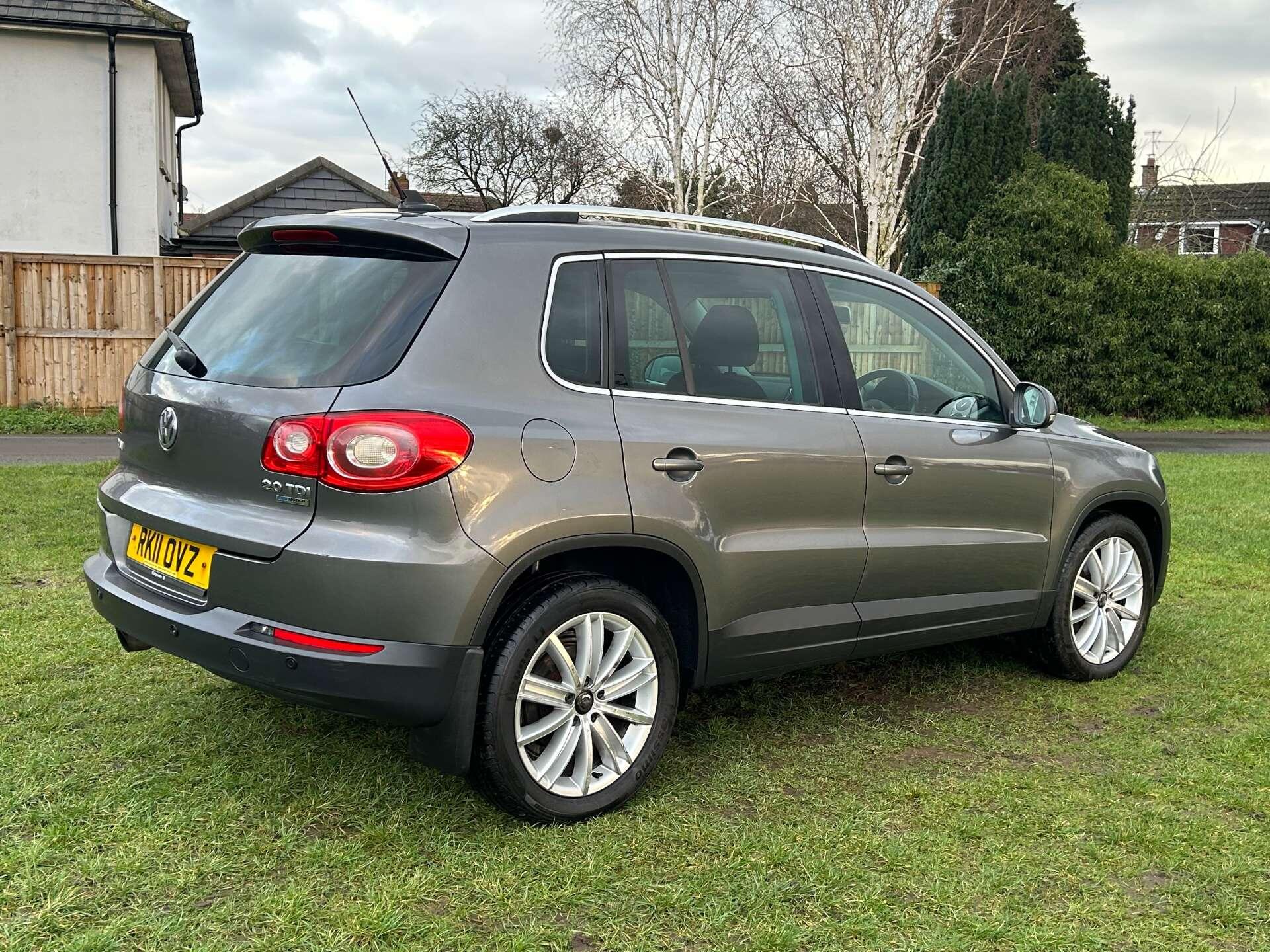 Volkswagen Tiguan view 5