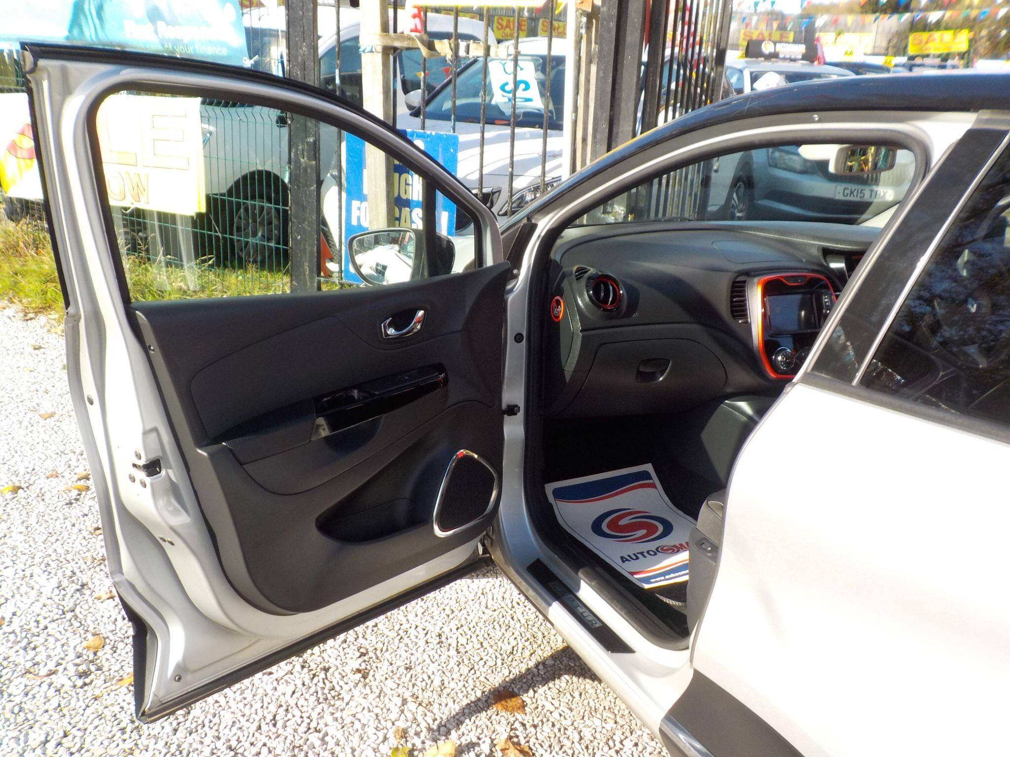 Renault Captur 1.5 dCi ENERGY Signature Nav Euro 6 (s/s) 5dr