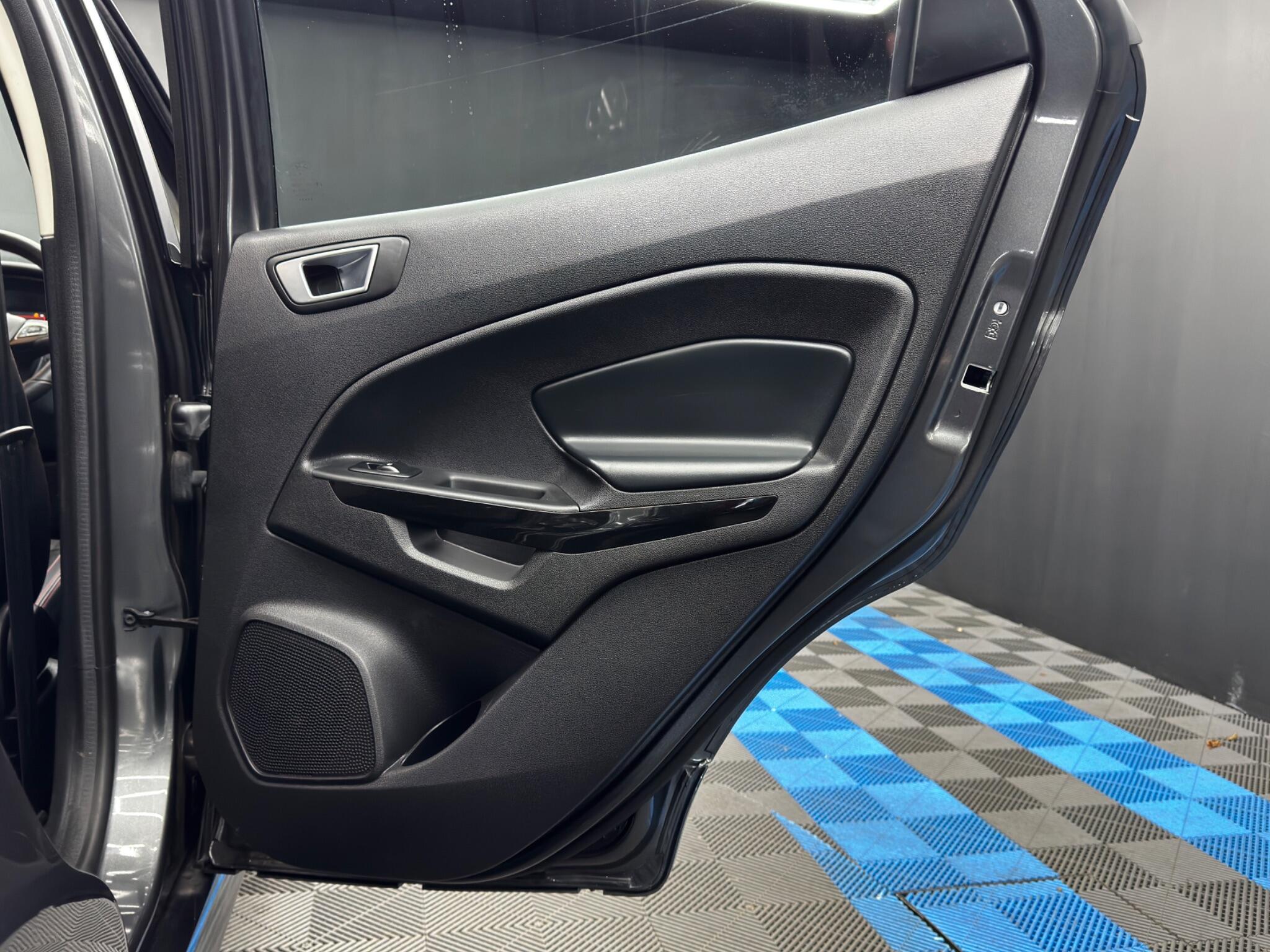 Ford Ecosport view 43