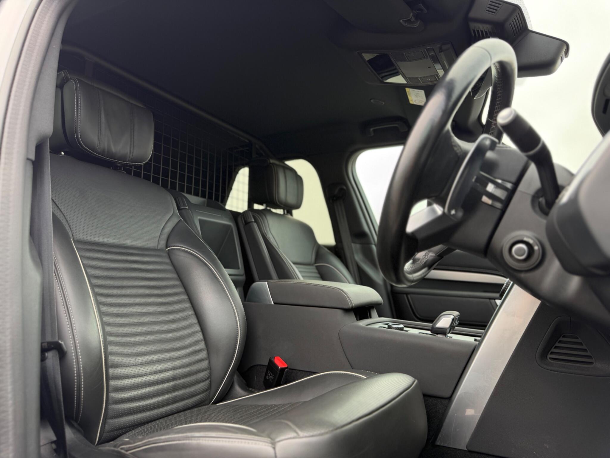 Land Rover Discovery 3 view 17