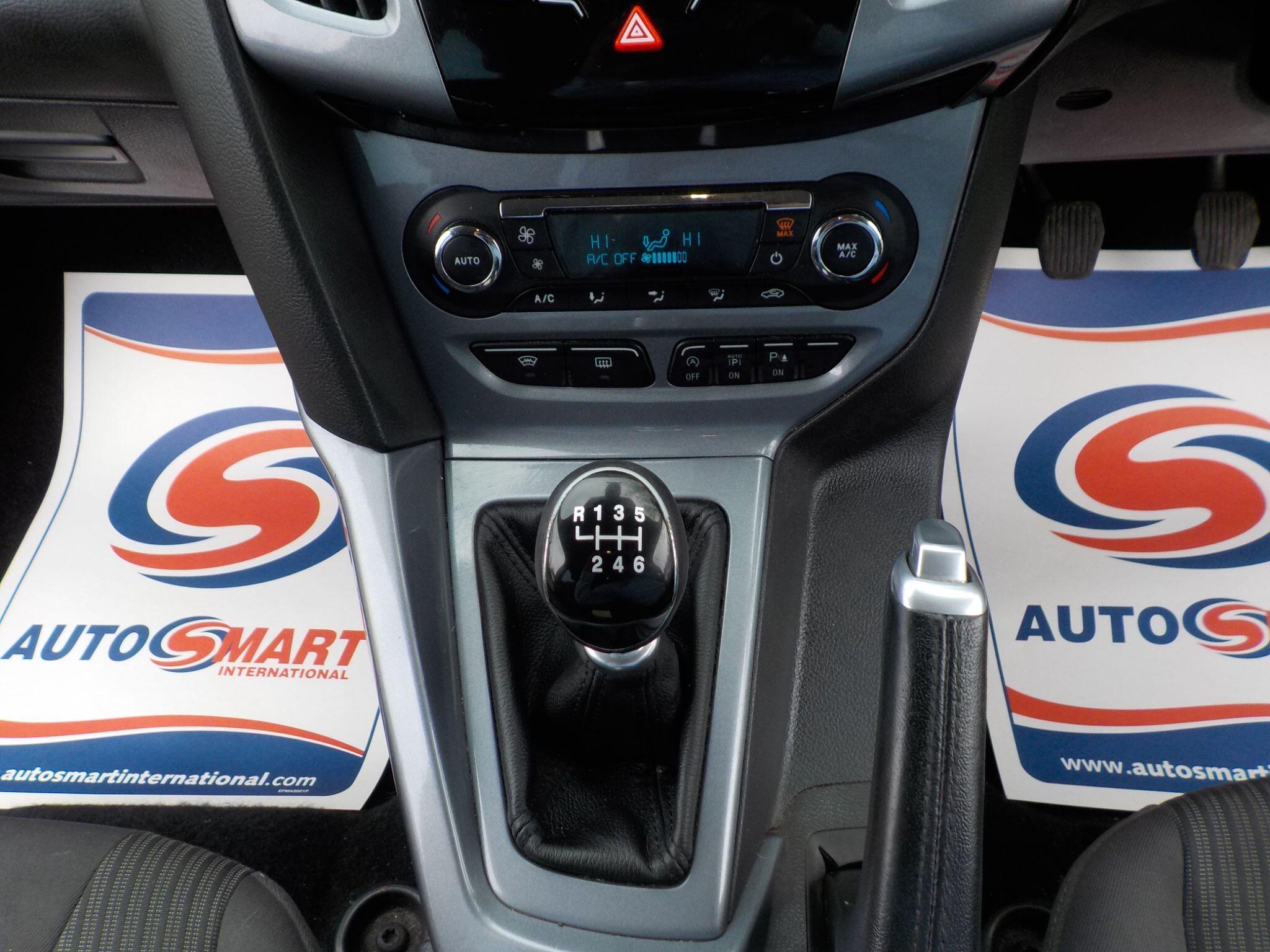 Ford Focus 1.6 TDCi Titanium Navigator Euro 5 (s/s) 5dr