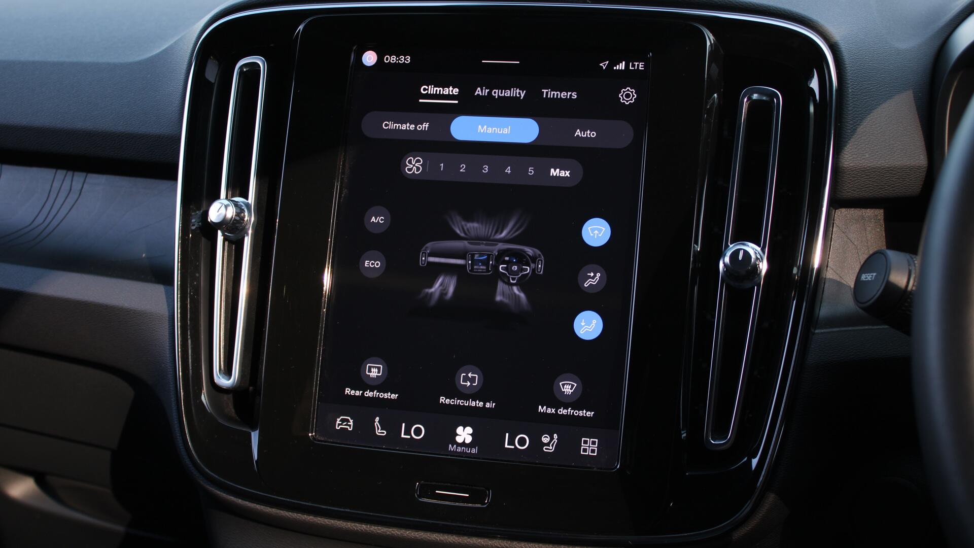 Volvo XC40 view 42