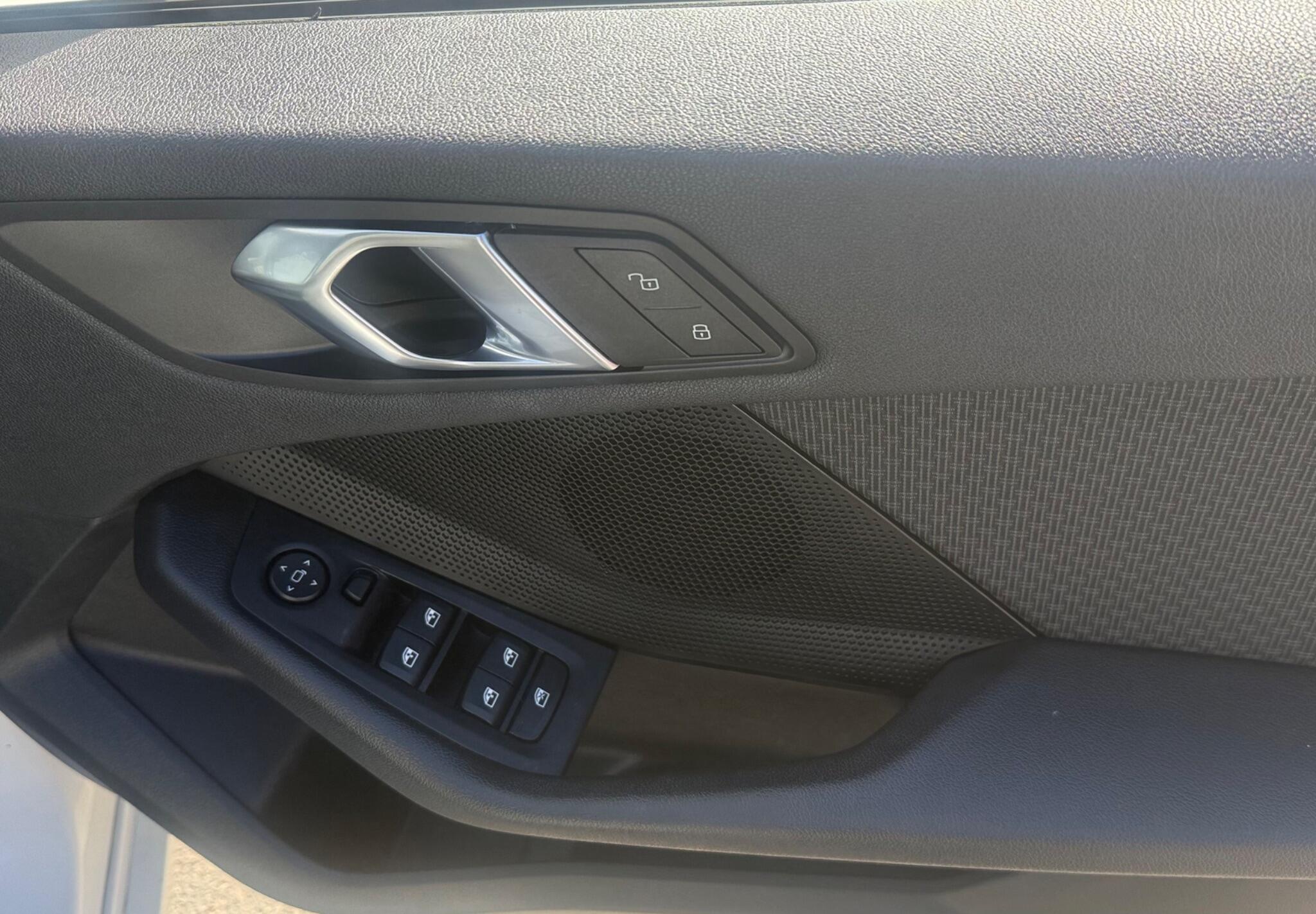 BMW 1 Series view 20