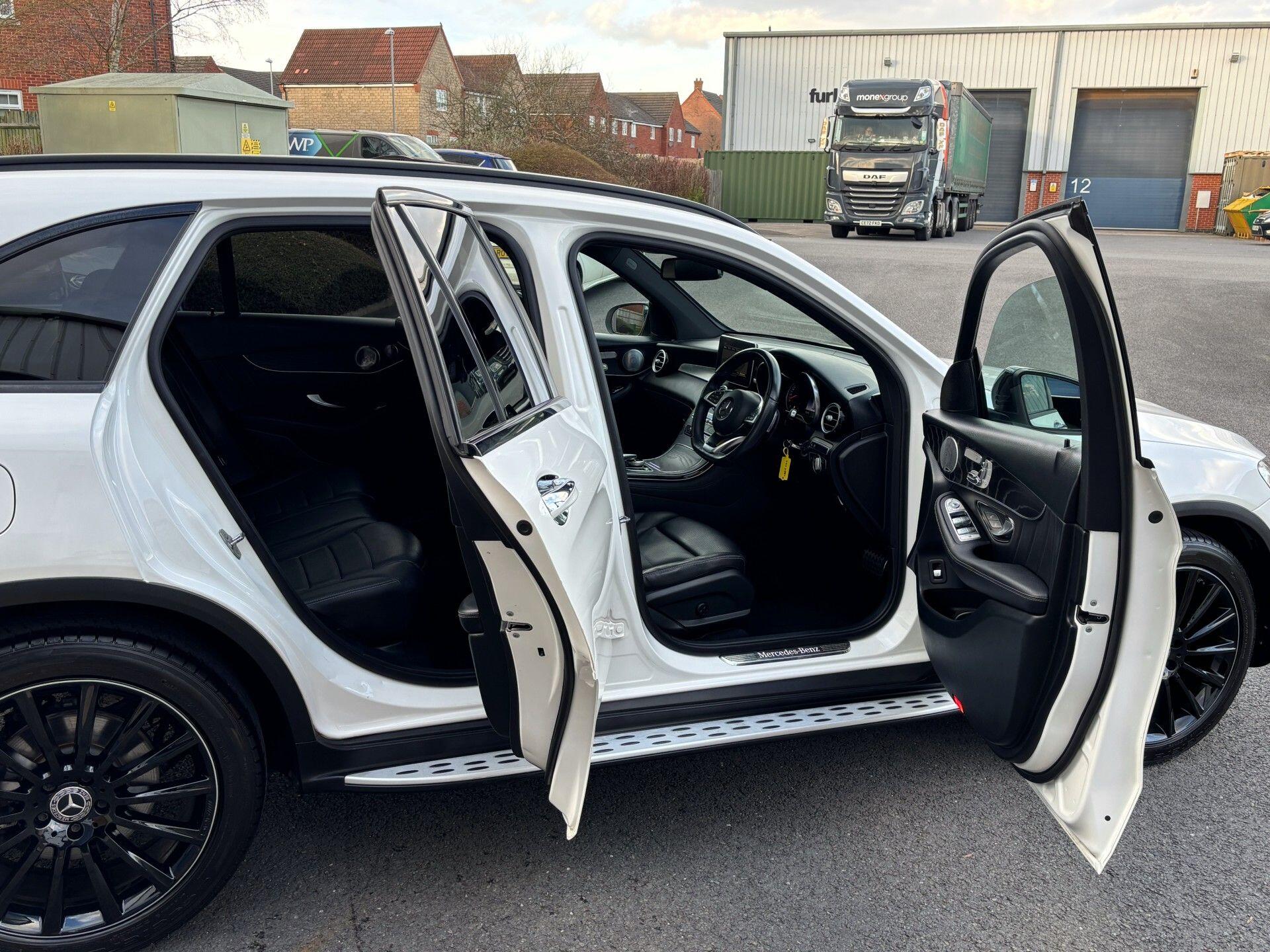 Mercedes-Benz GLC view 33