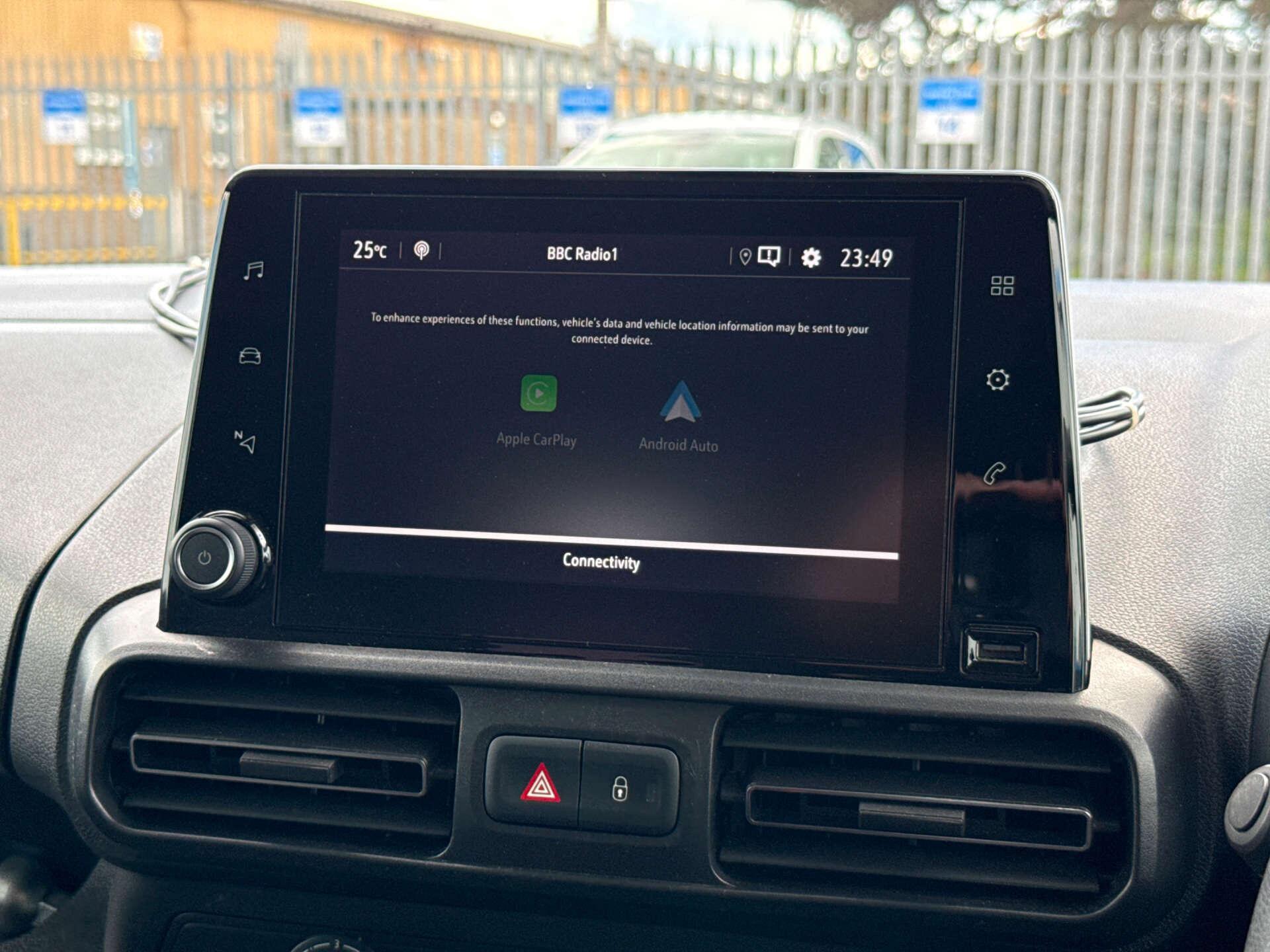 Vauxhall Combo Life view 57