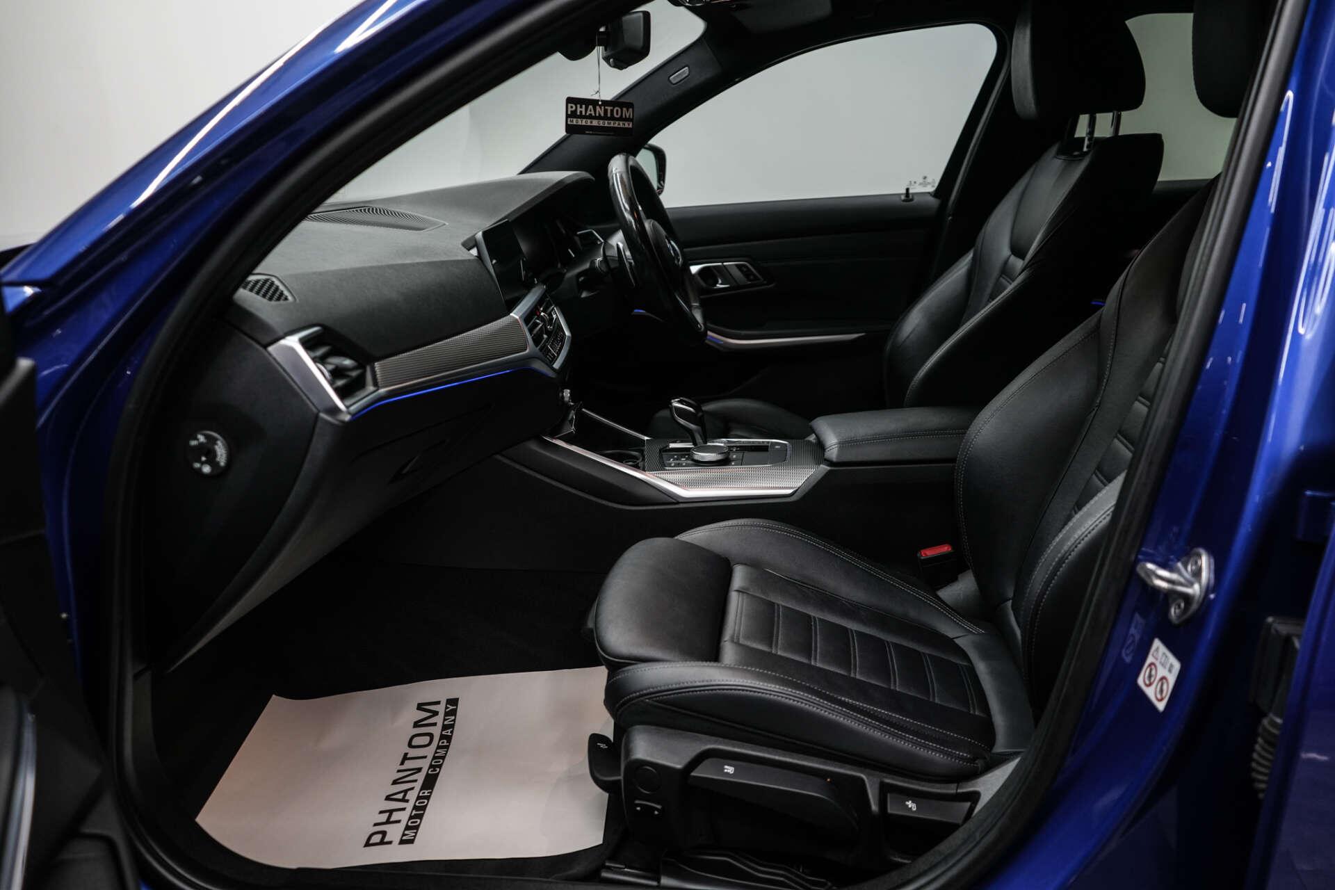 BMW 3 Series view 24