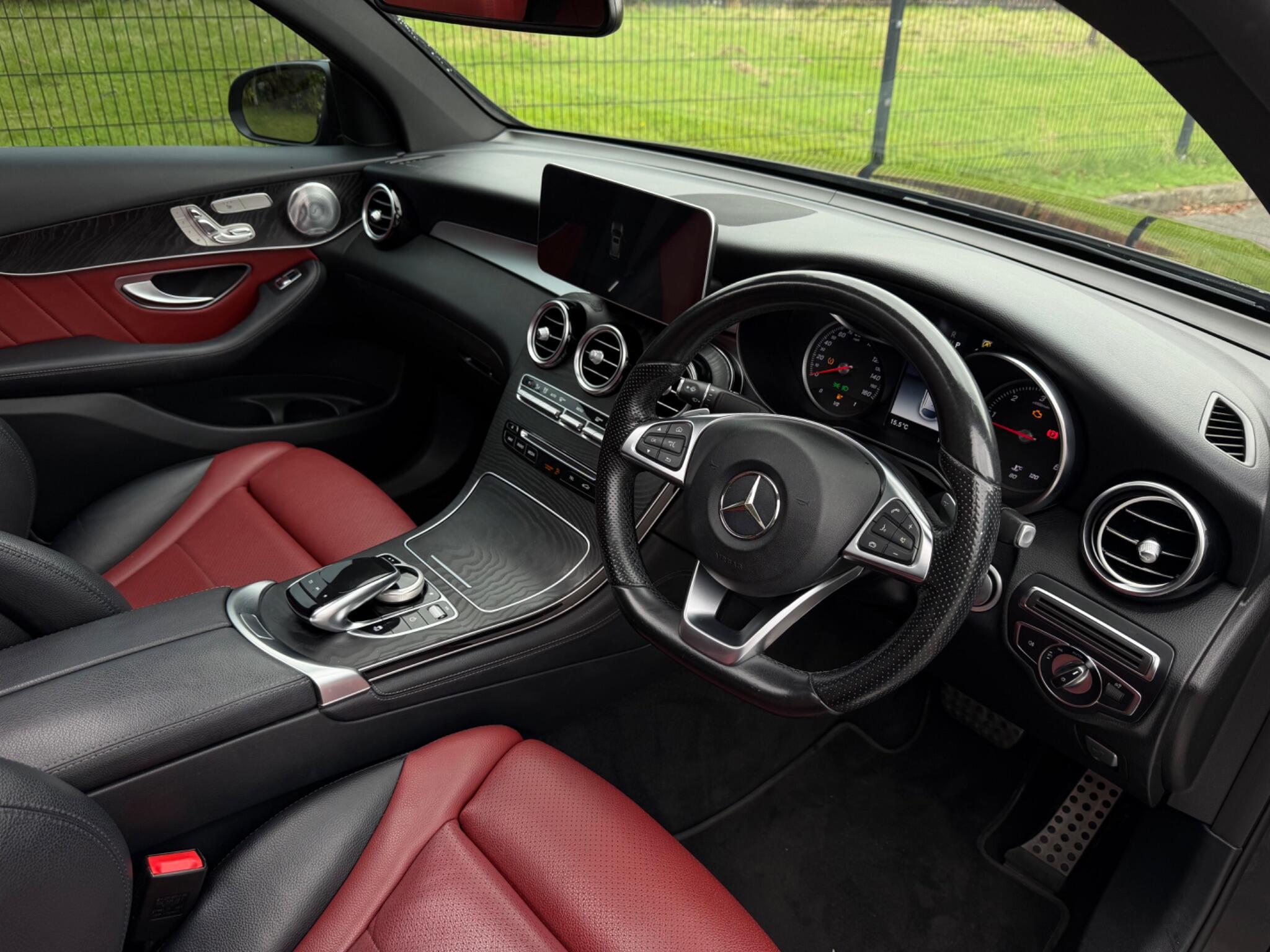 Mercedes-Benz GLC view 12