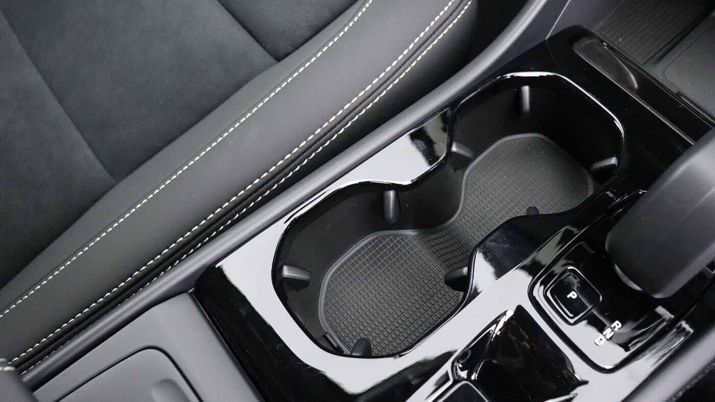 Volvo XC40 view 46