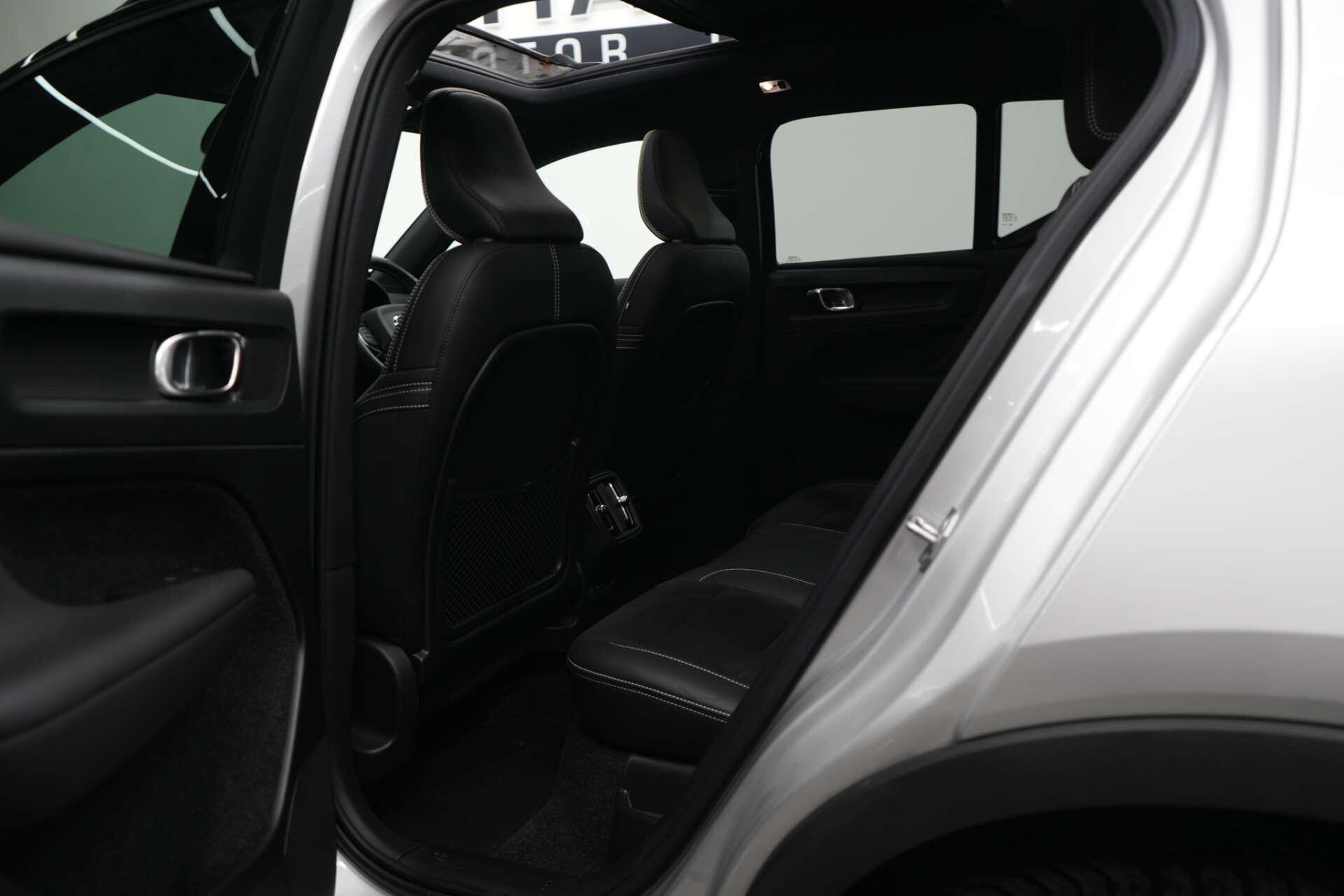 Volvo XC40 view 27