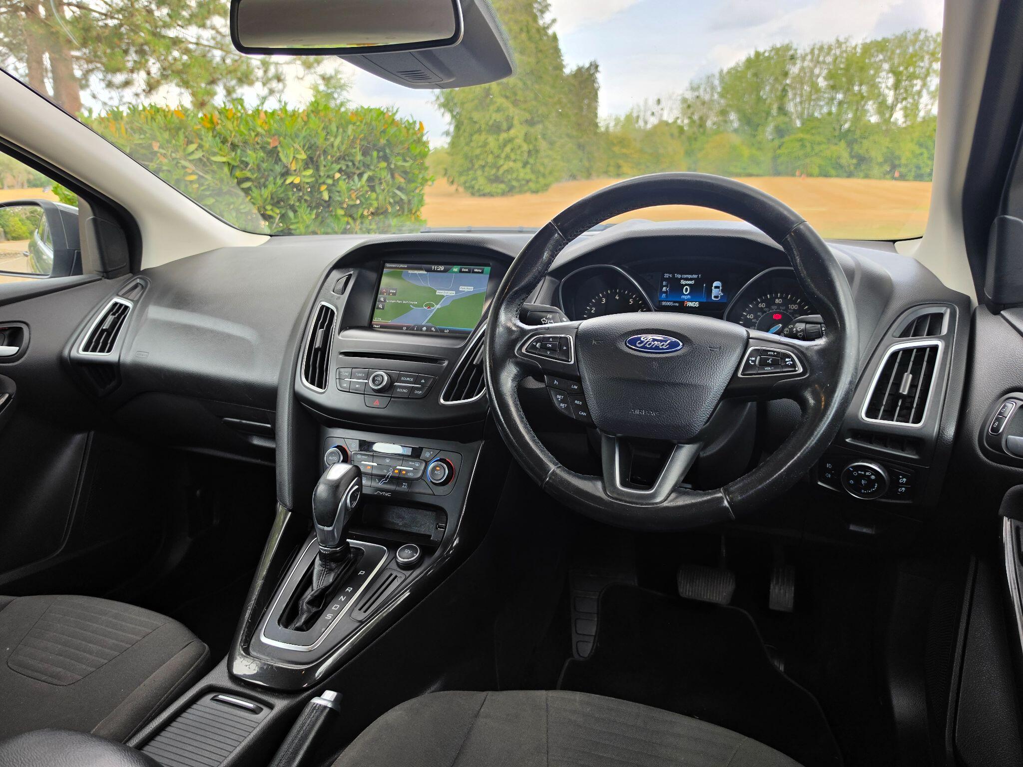 Ford Focus view 27