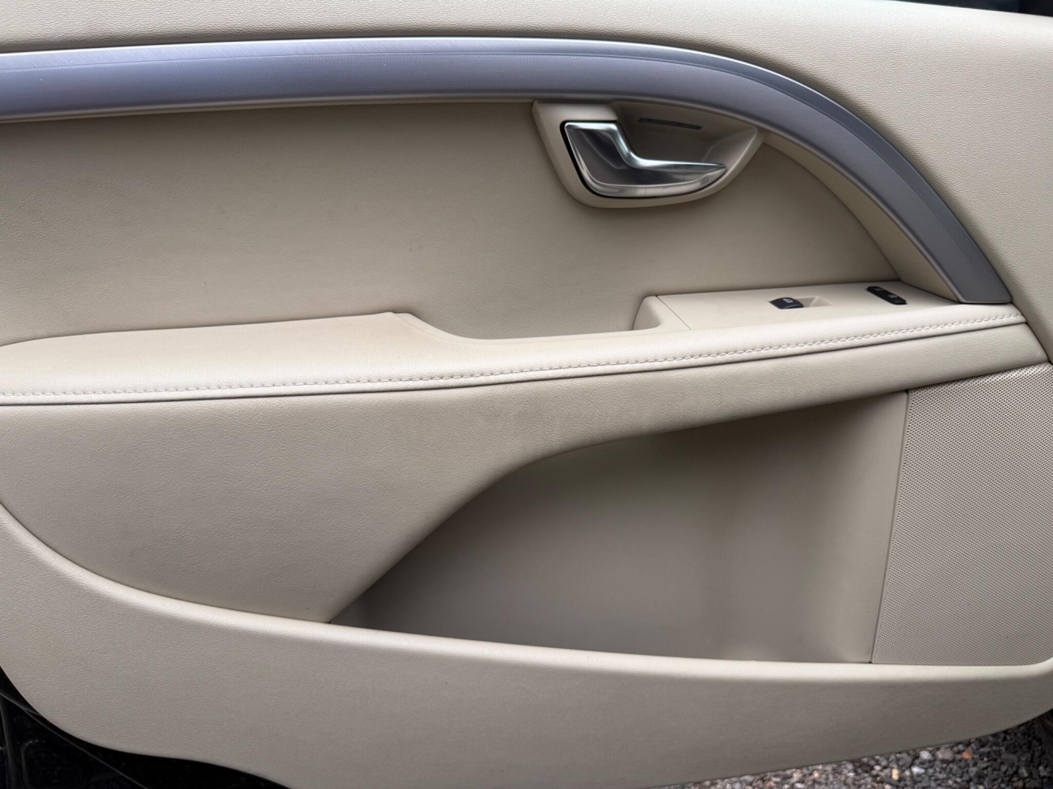 2015 Volvo S80 image 54