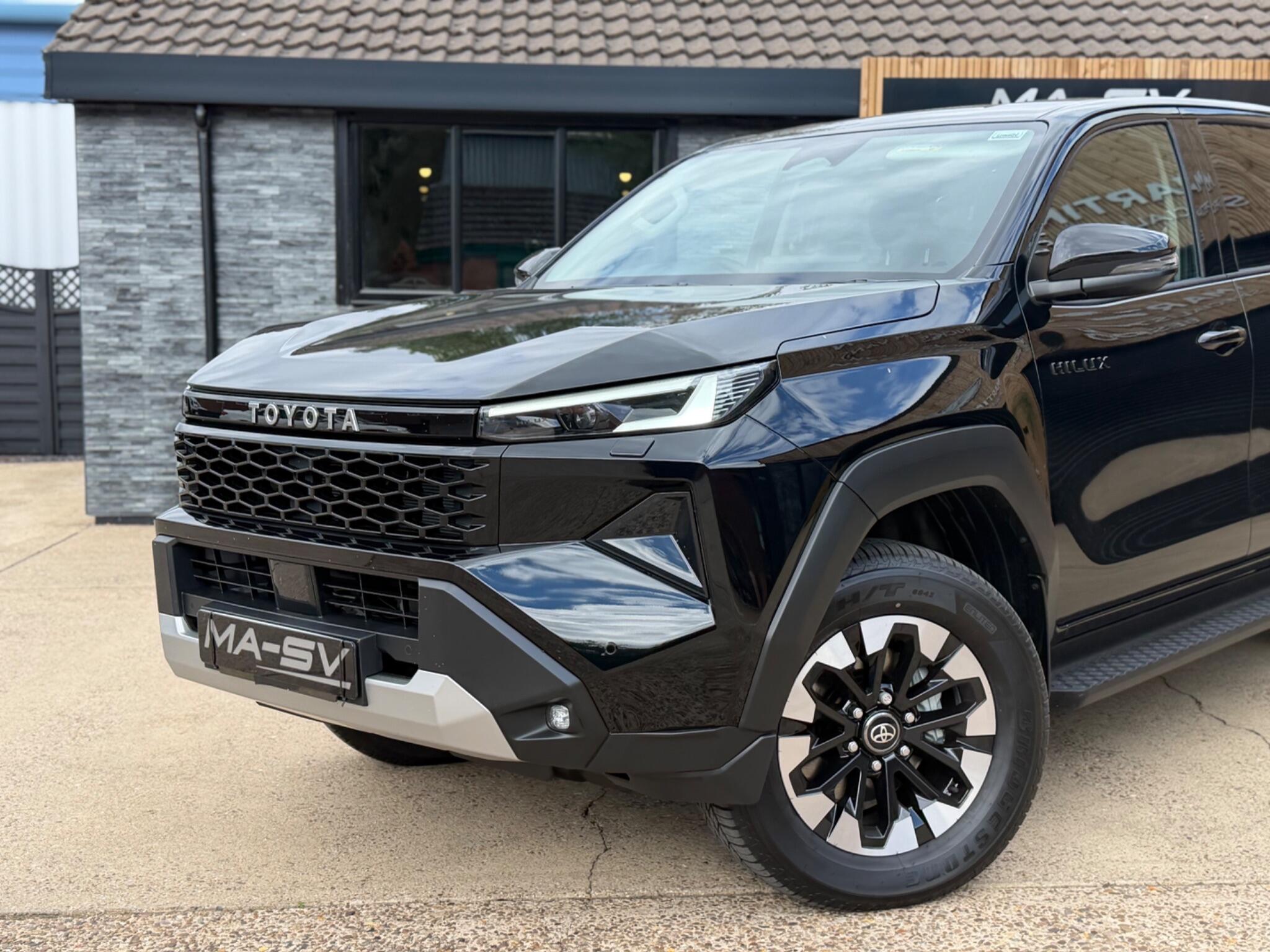 Toyota Hilux view 25