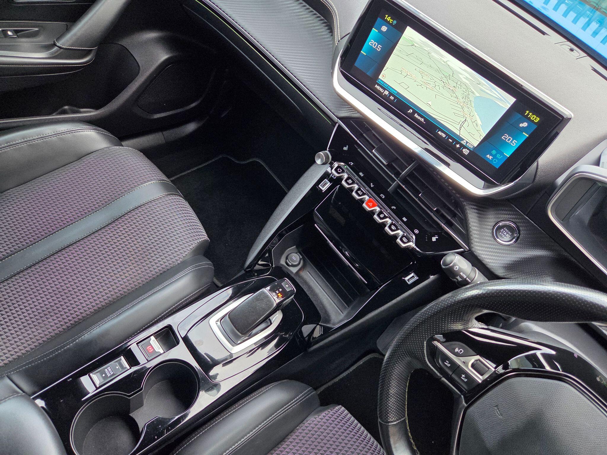 Peugeot e-2008 view 10