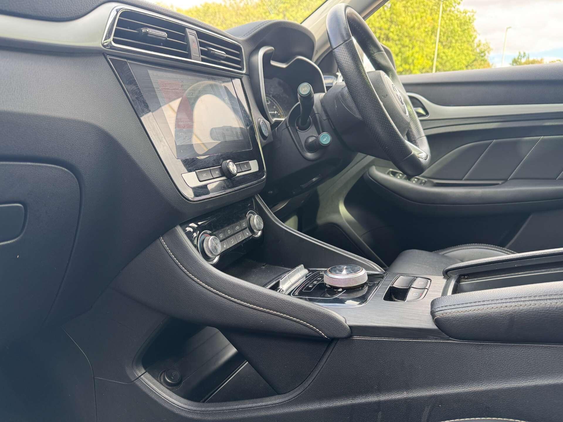 MG MG ZS view 18