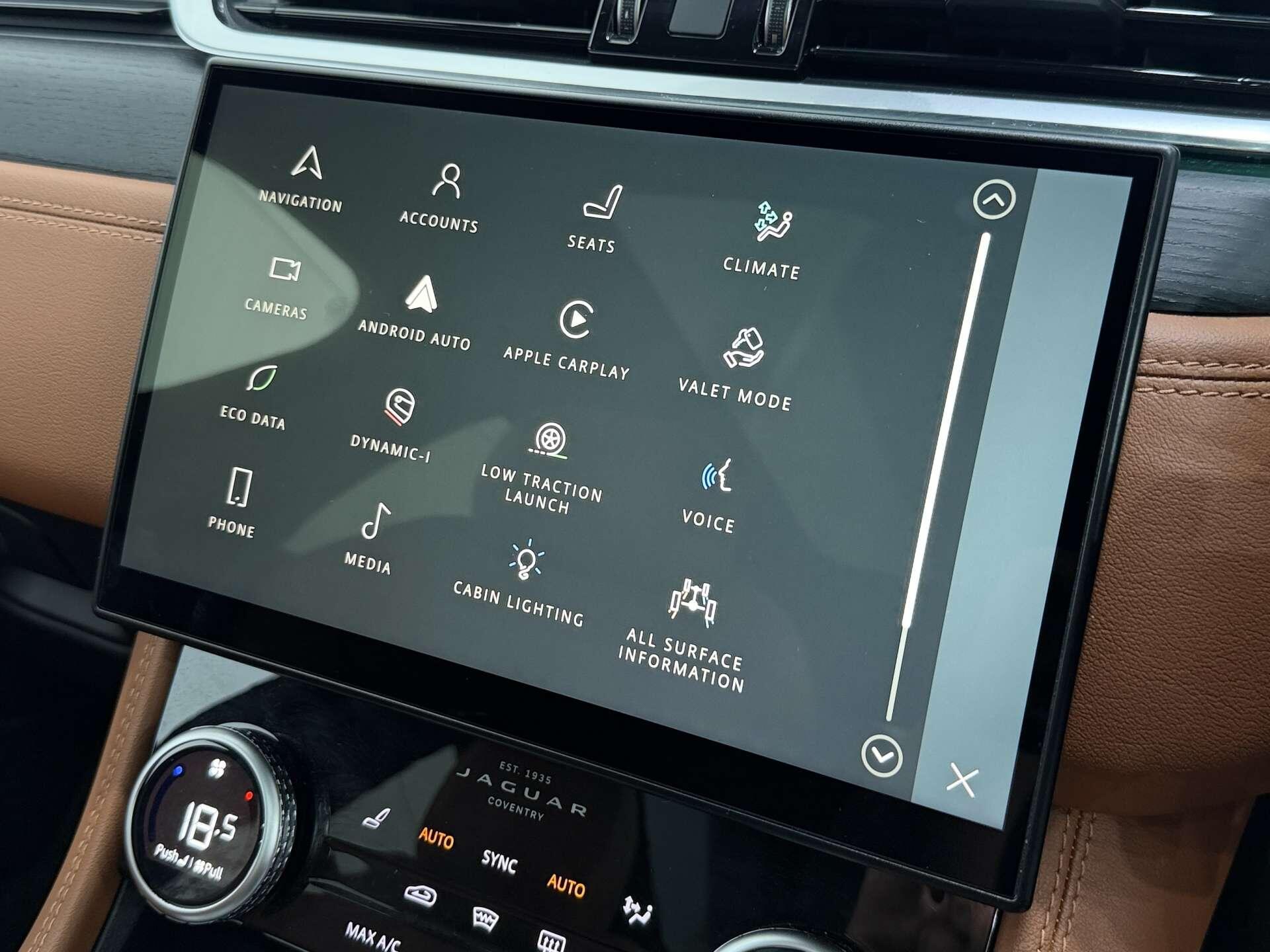 Jaguar F-Pace view 40