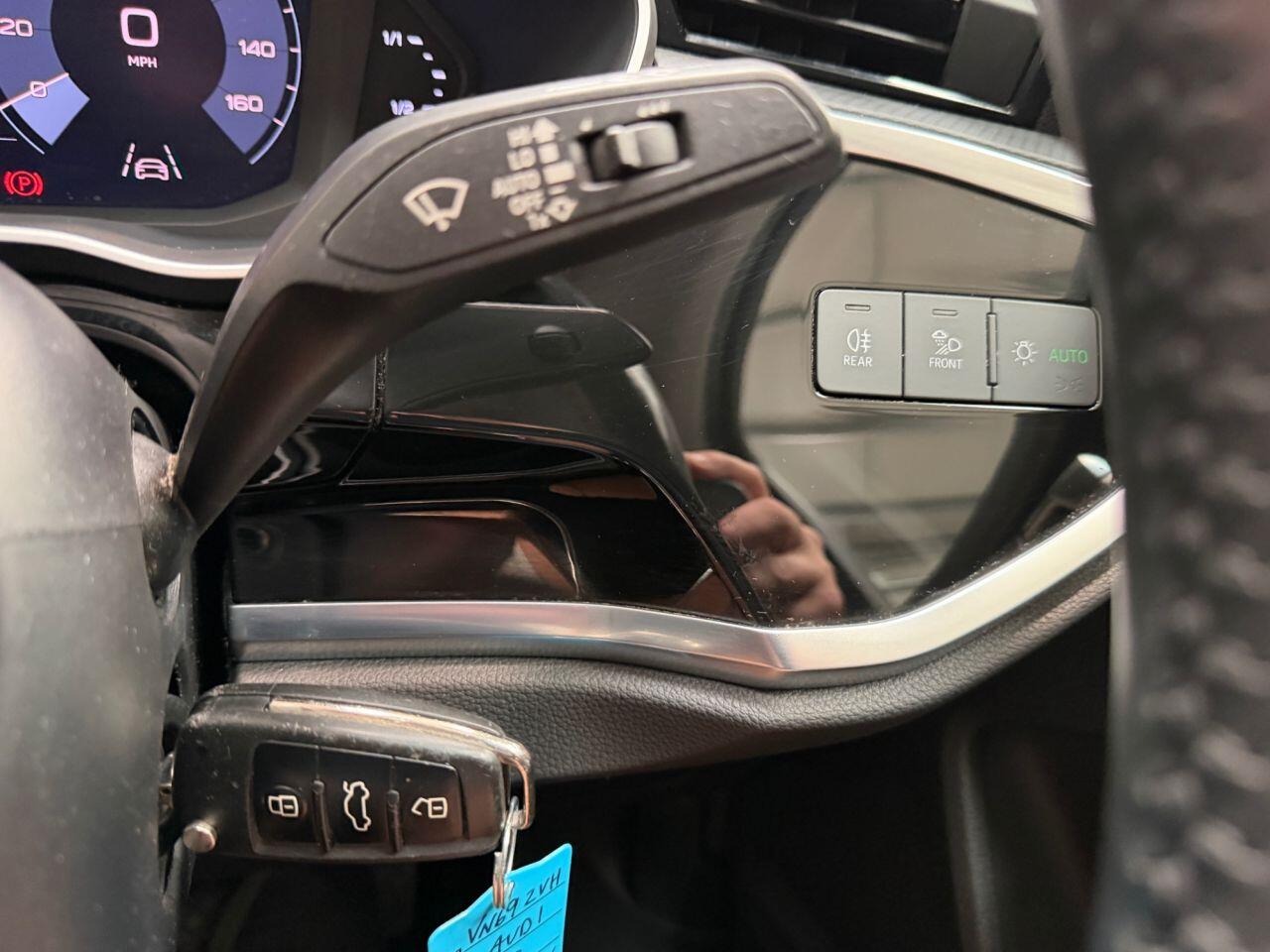 Audi Q3 view 33