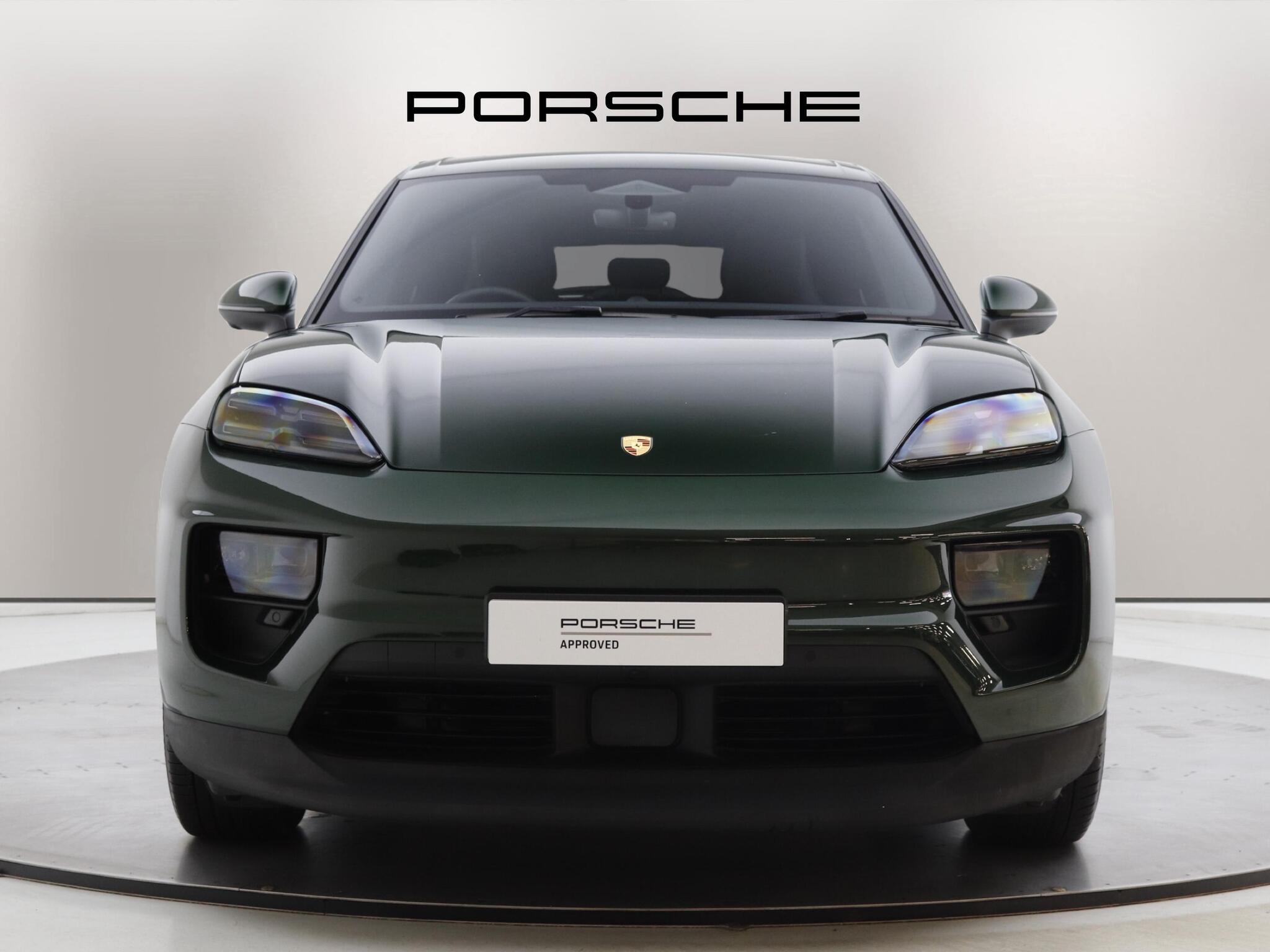 Porsche Macan view 6