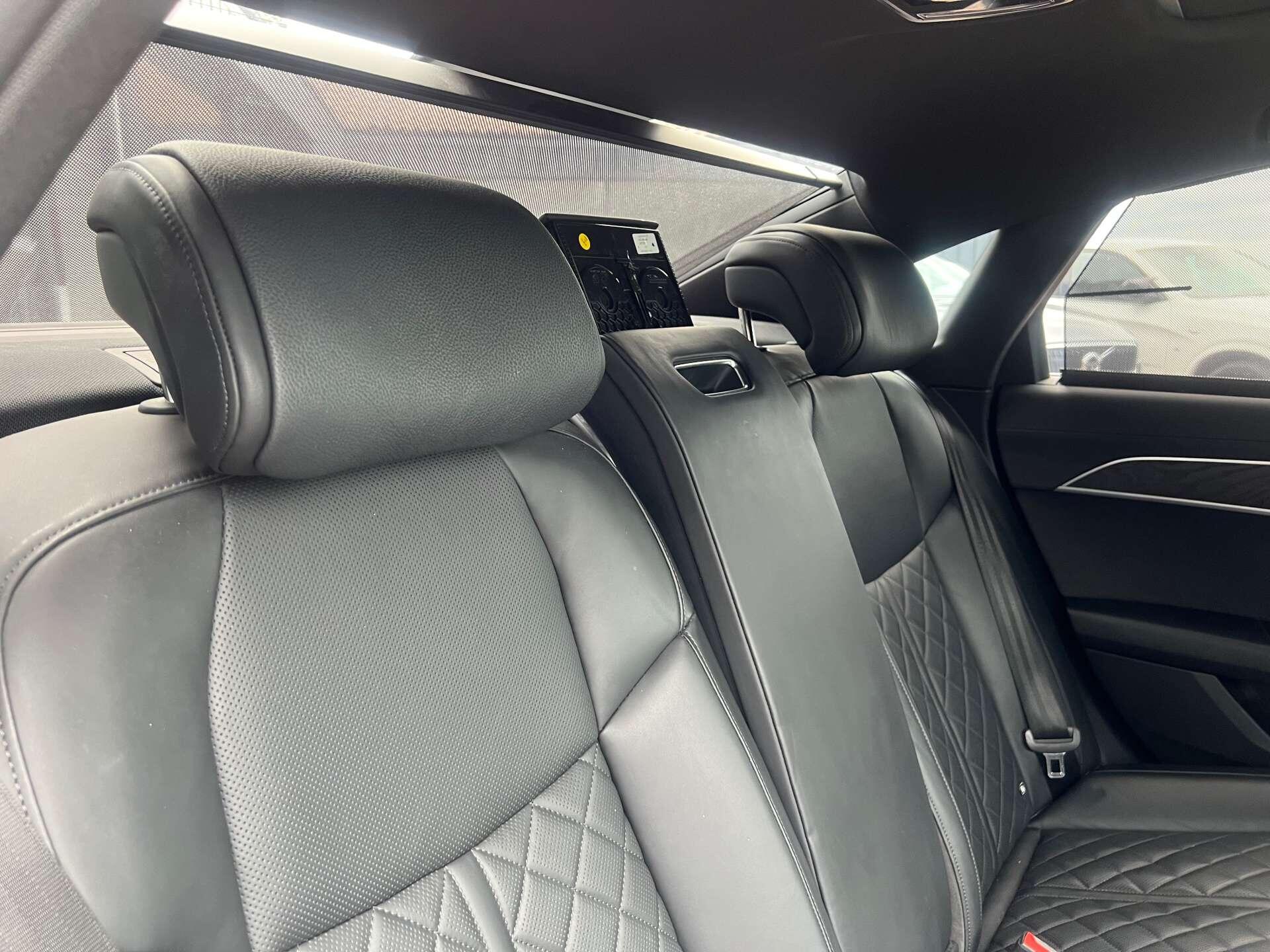 Audi A8 view 39