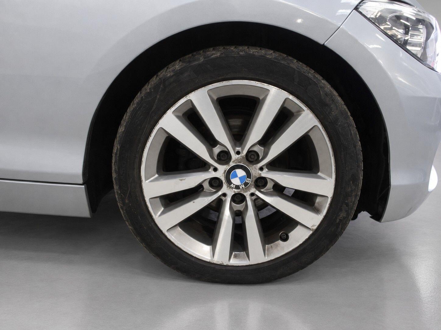 BMW 1 Series view 54