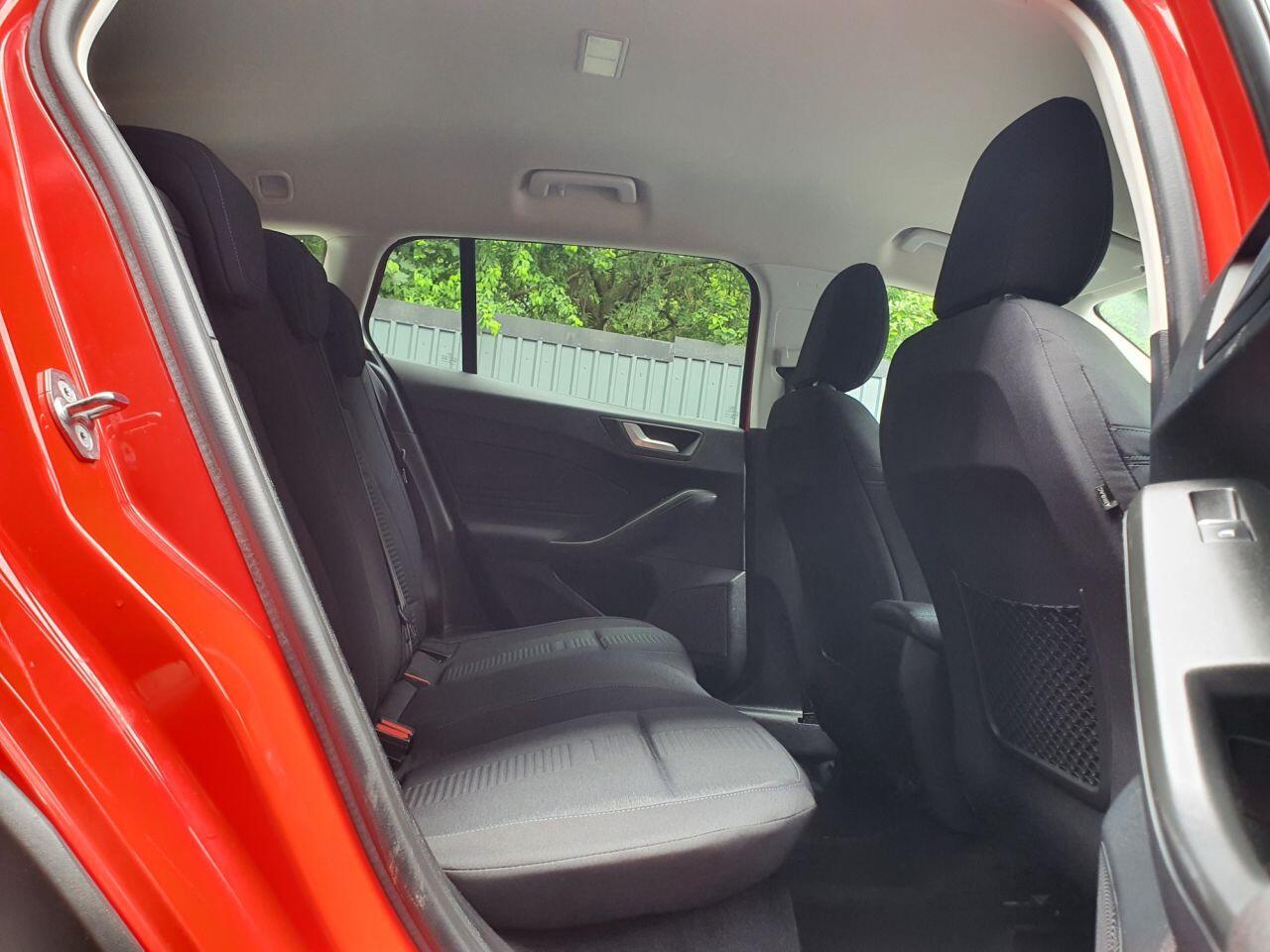 Ford Focus view 18