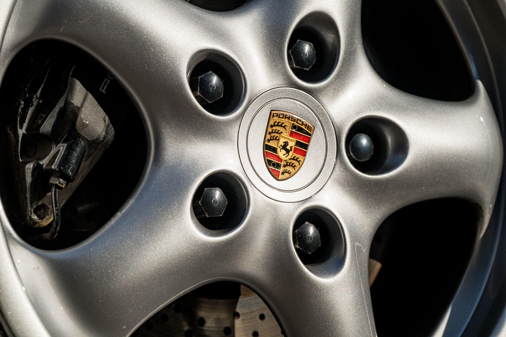 Porsche 911 view 17
