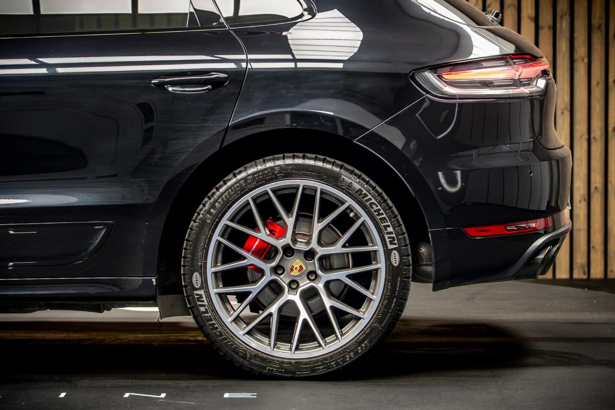 Porsche Macan view 18