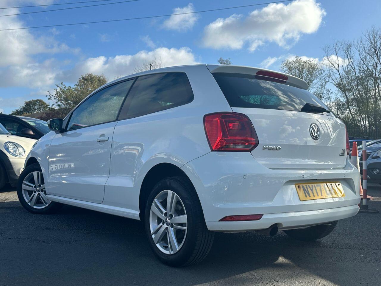 Volkswagen Polo view 4