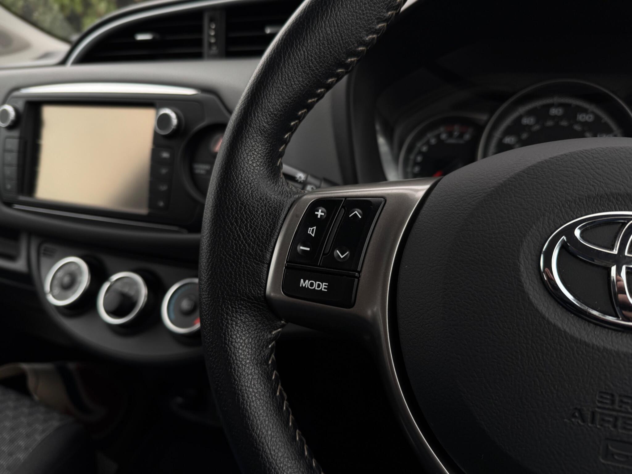 Toyota Yaris view 25