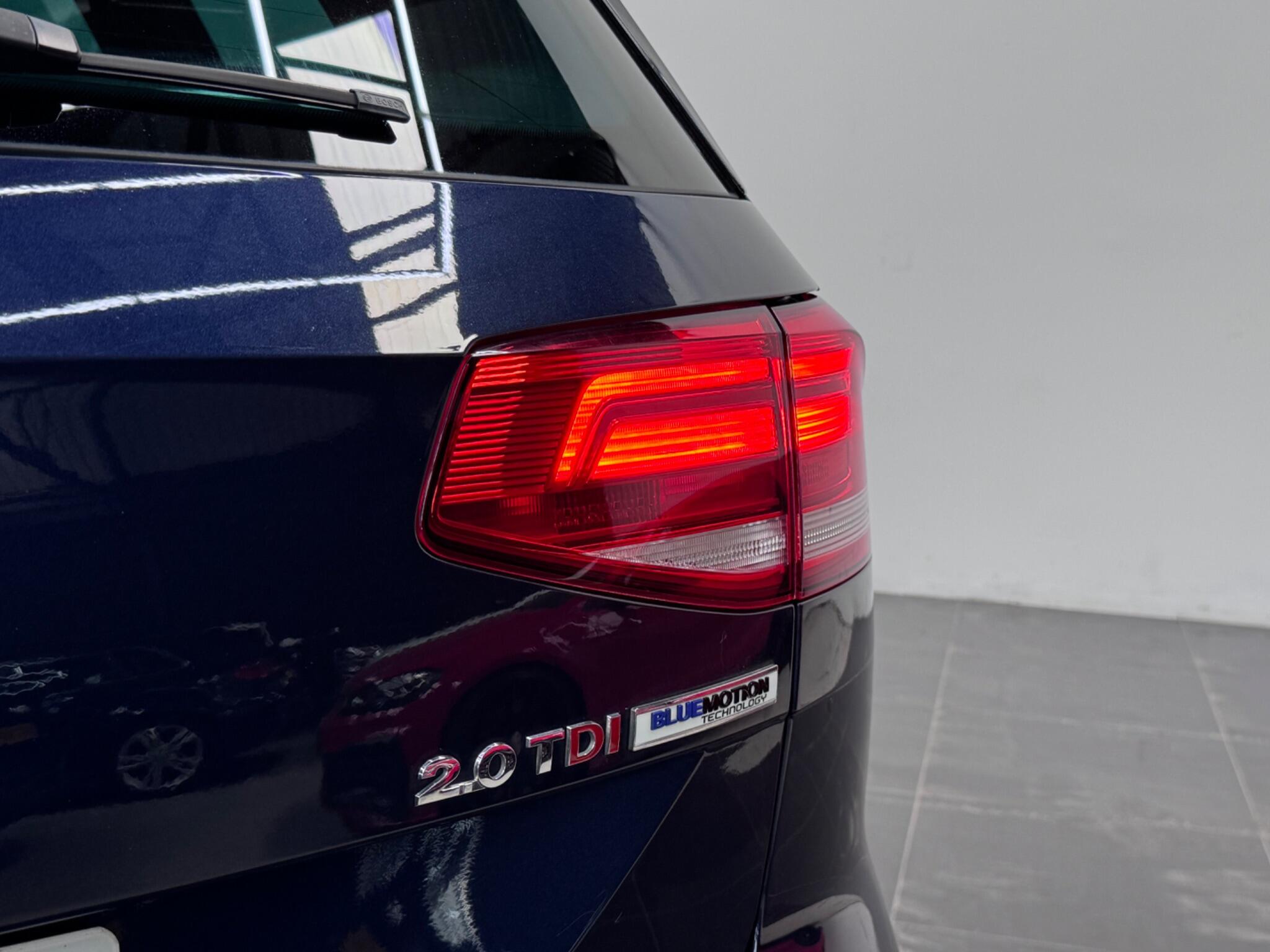 Volkswagen Passat view 54