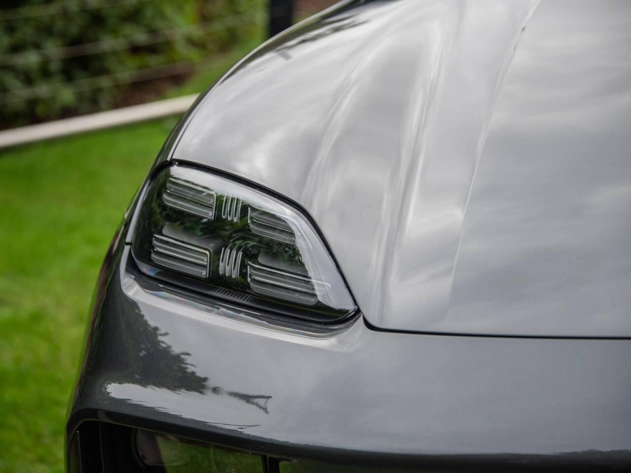 Porsche Macan view 12