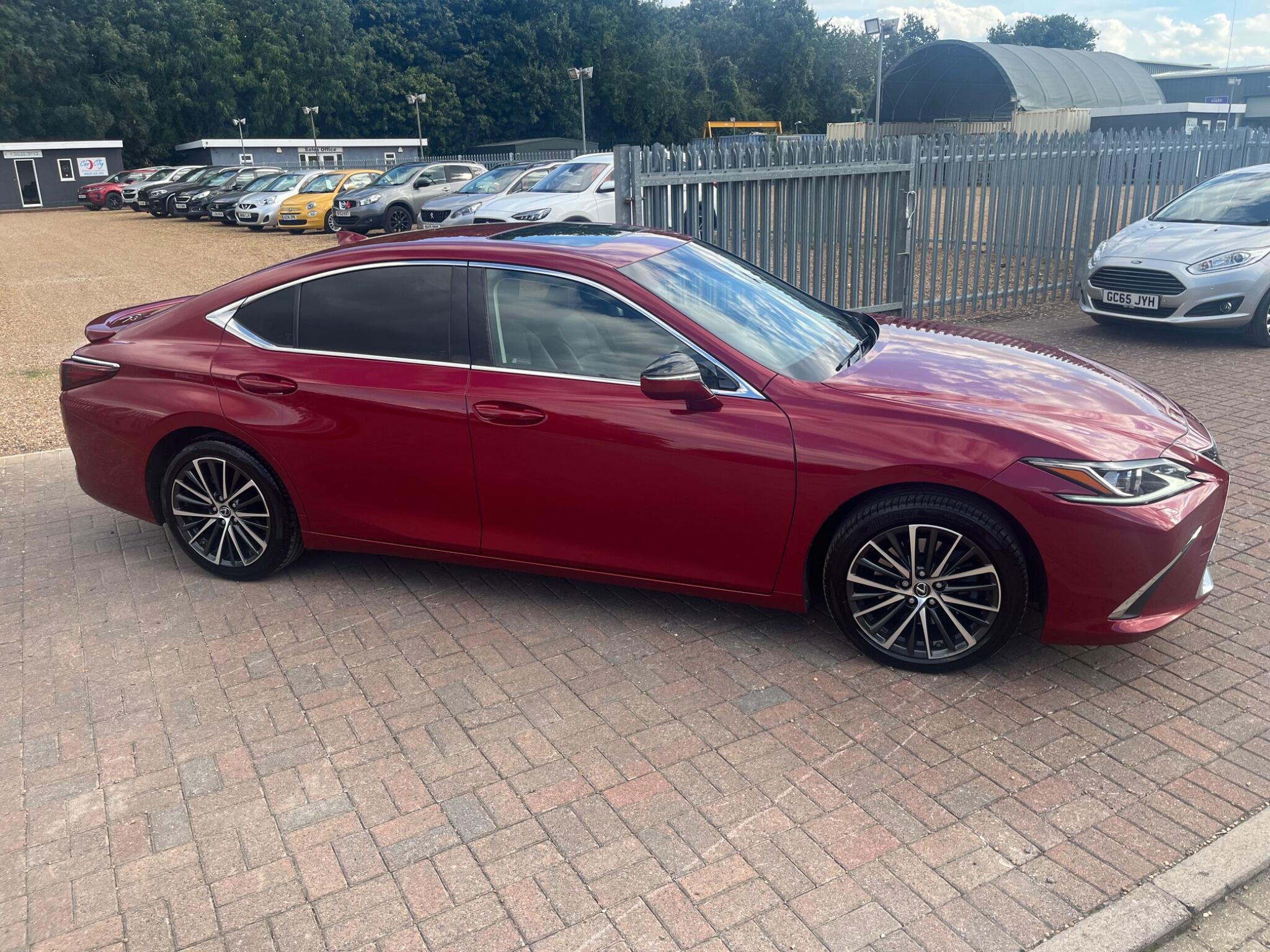 Lexus ES view 19