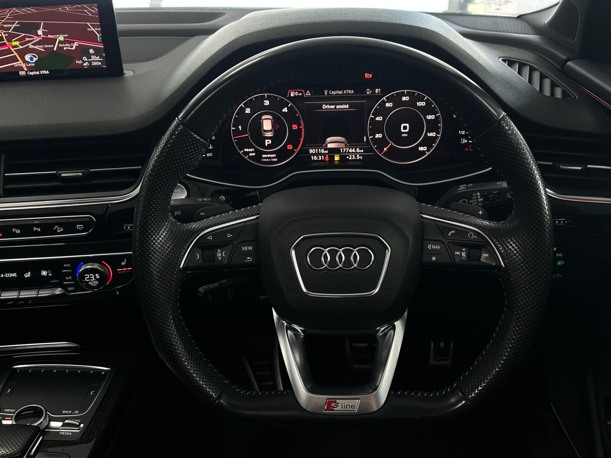 Audi Q7 view 19