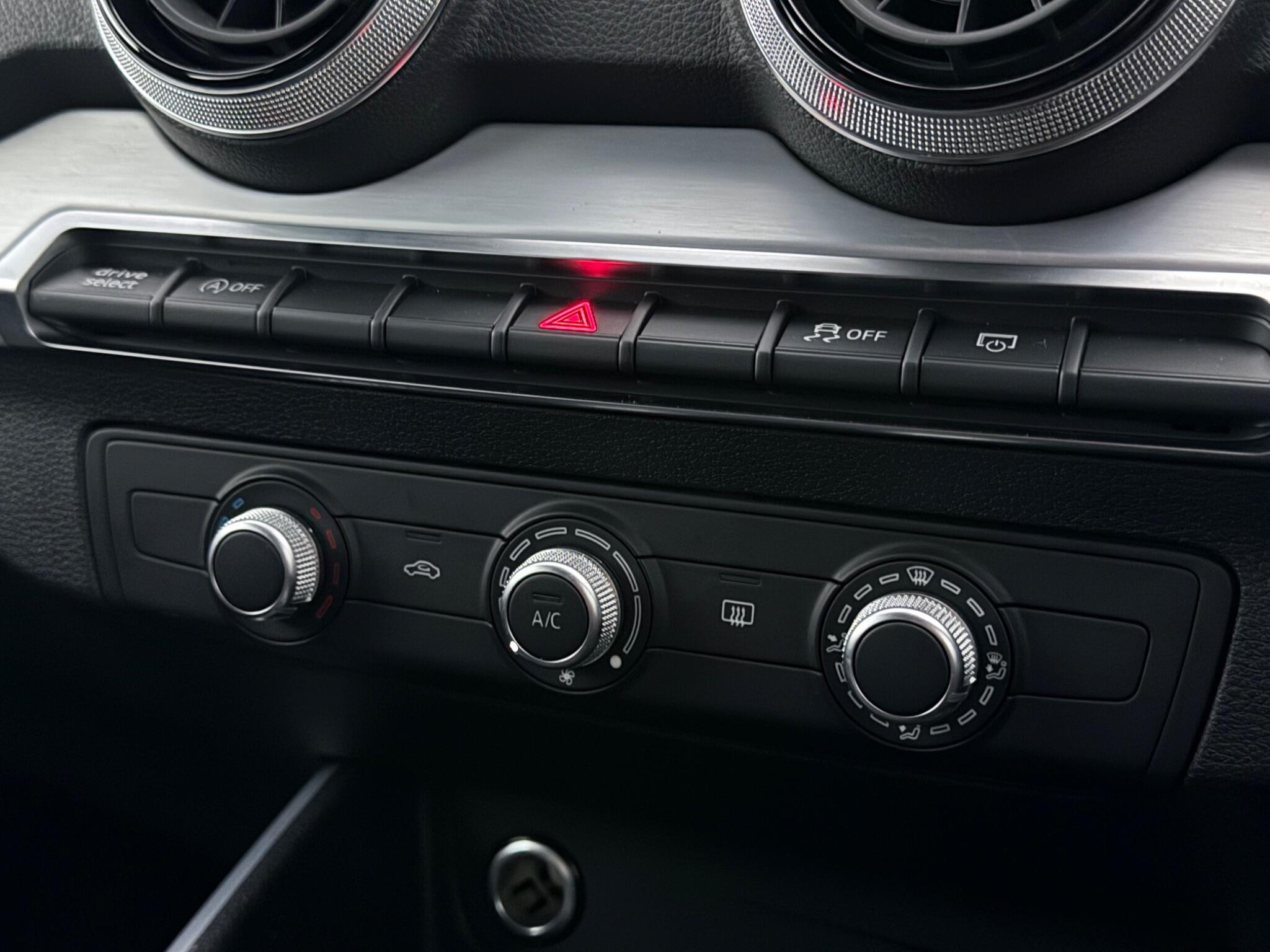 Audi Q2 view 25