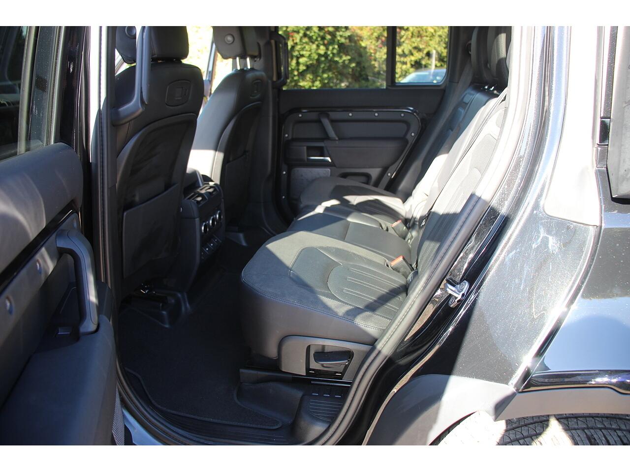 Land Rover Defender view 17