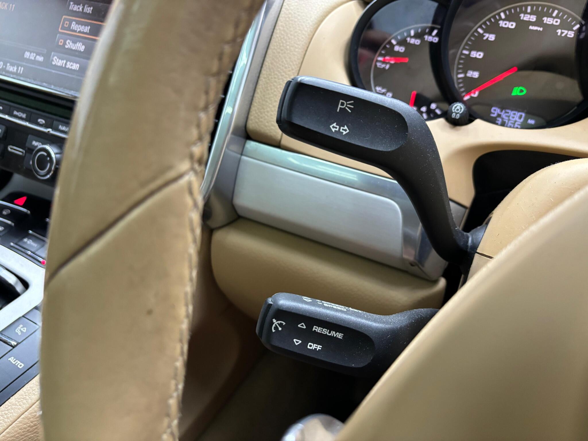 Porsche Cayenne view 11