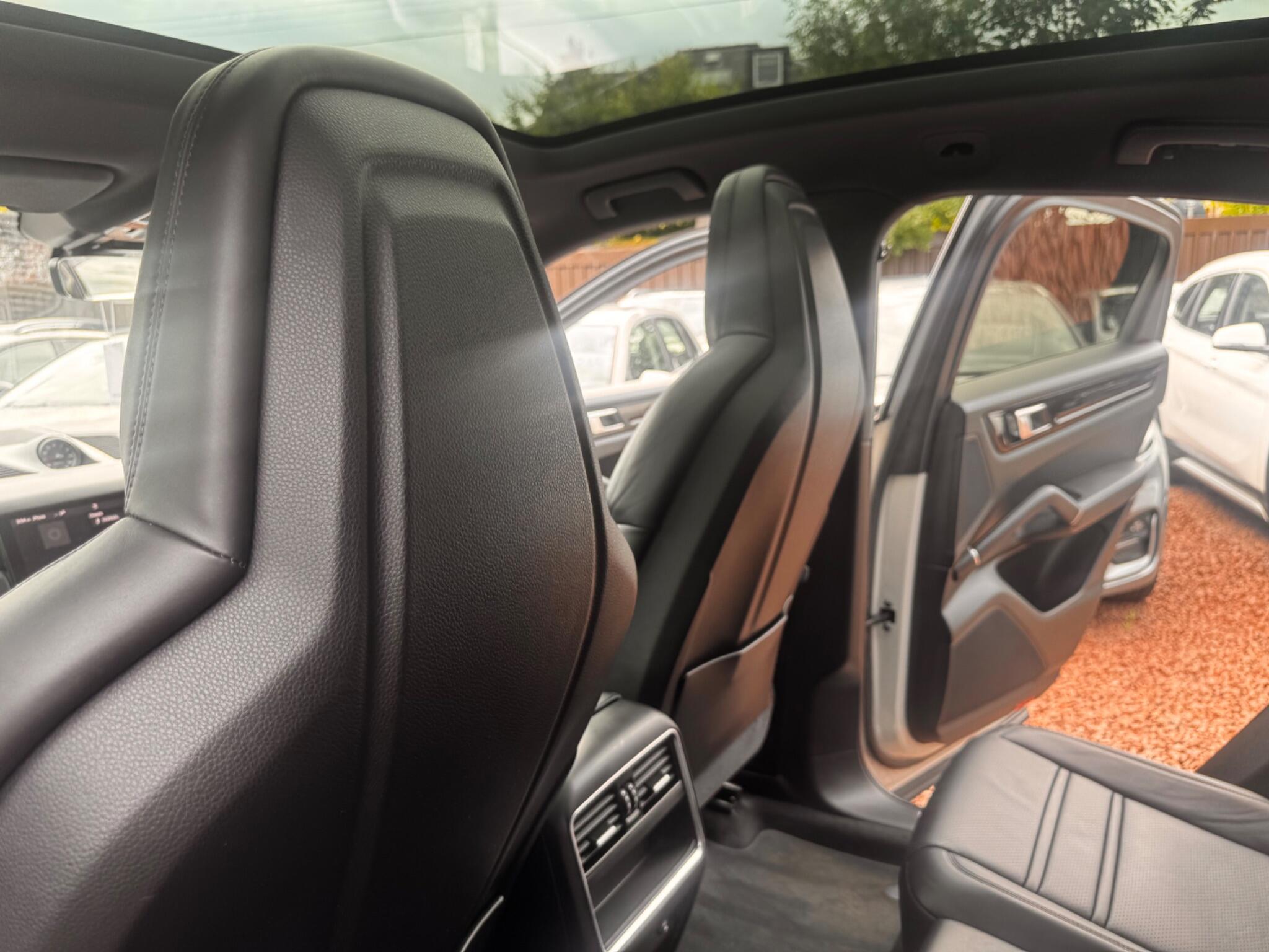 Porsche Cayenne view 24