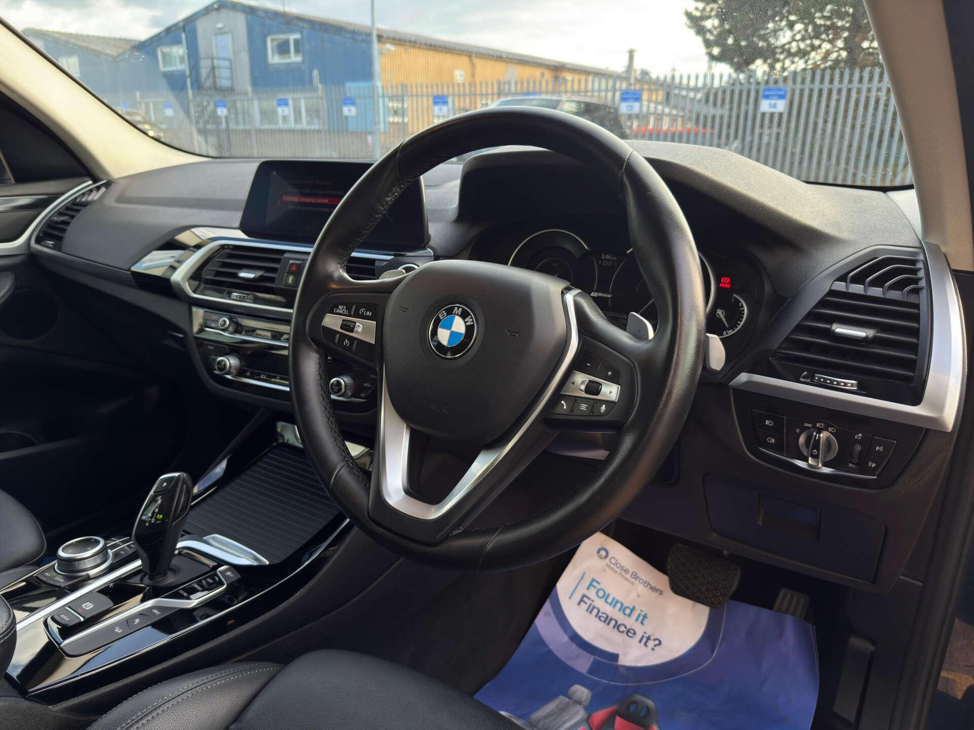 BMW X3 view 21
