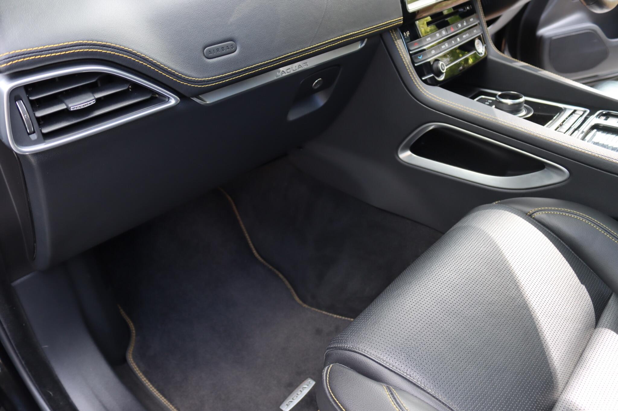 Jaguar F-Pace view 68
