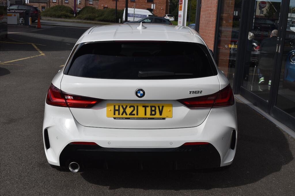 BMW 1 Series view 7