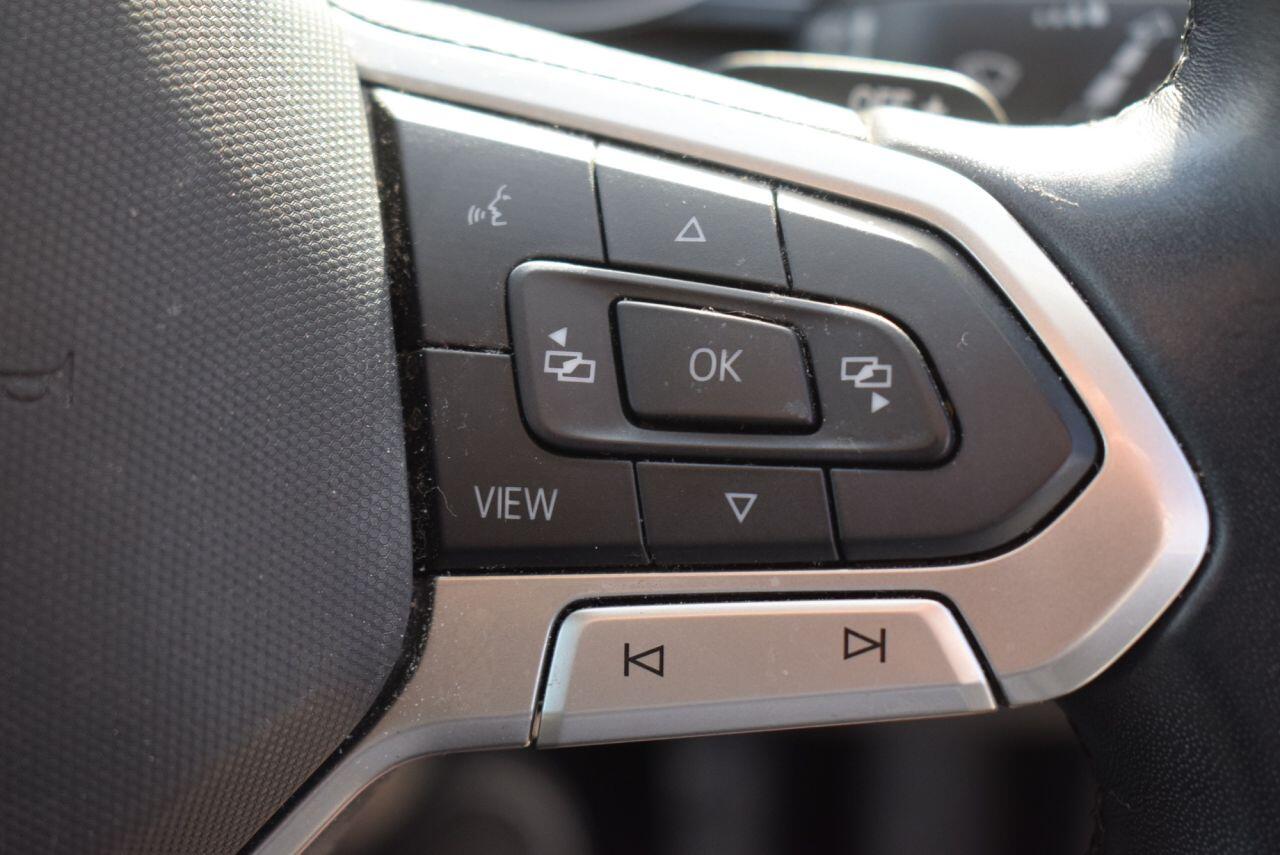 Volkswagen Passat view 19