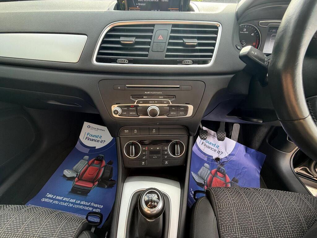 Audi Q3 view 29