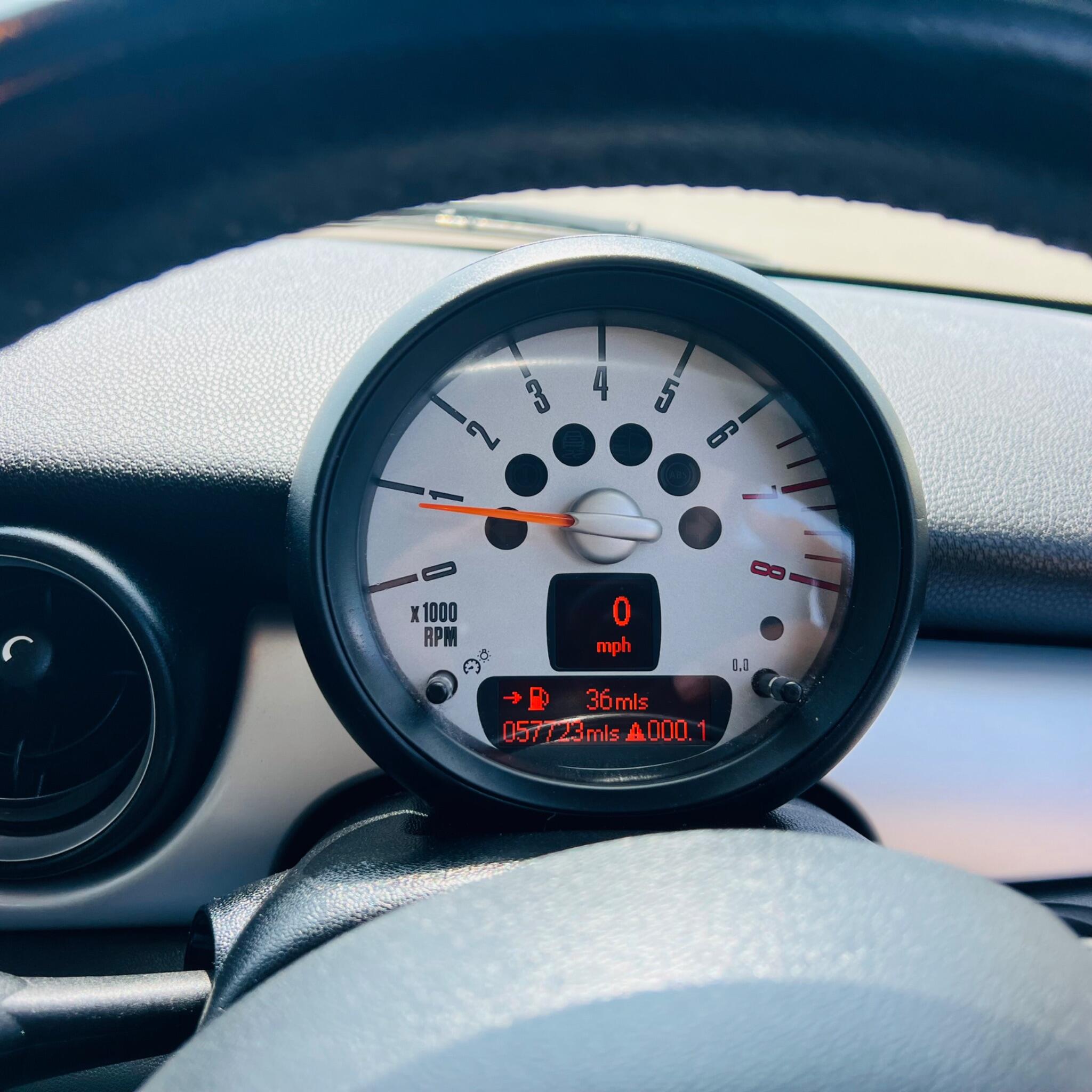 Mini Hatch view 7