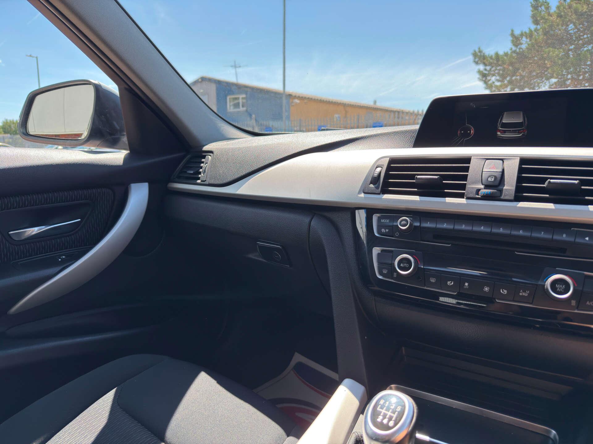 BMW 3 Series view 60