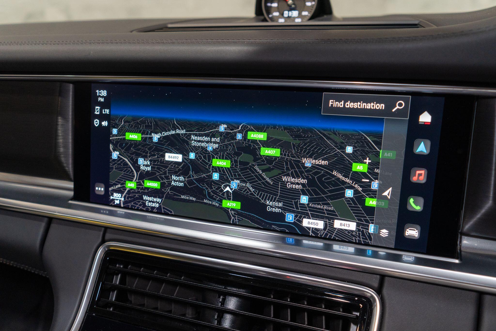 Porsche Panamera view 22