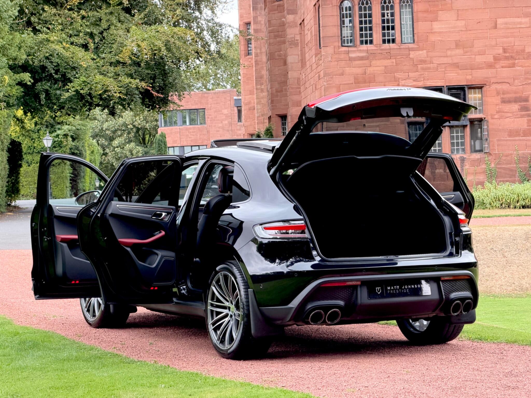 Porsche Macan view 25