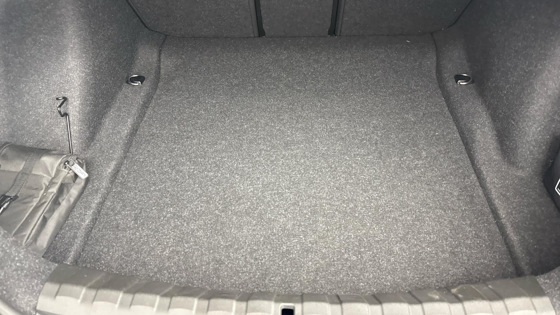 BMW 2 Series view 13